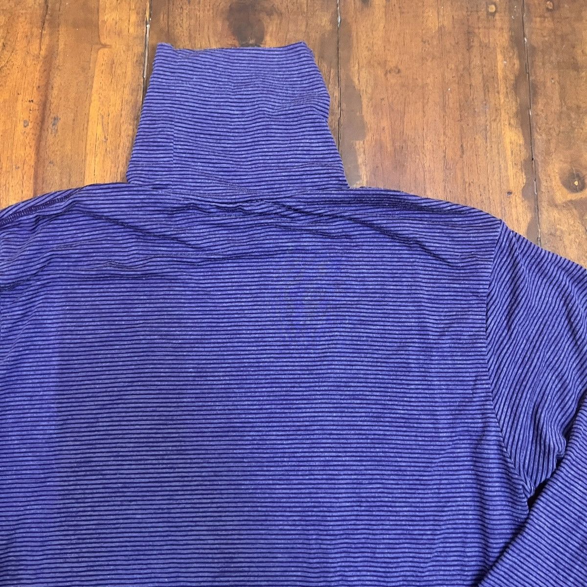 Uniqlo Uniqlo Heattech Turtle Neck Longsleeves Size S / US 4 / IT 40 - 2 Thumbnail