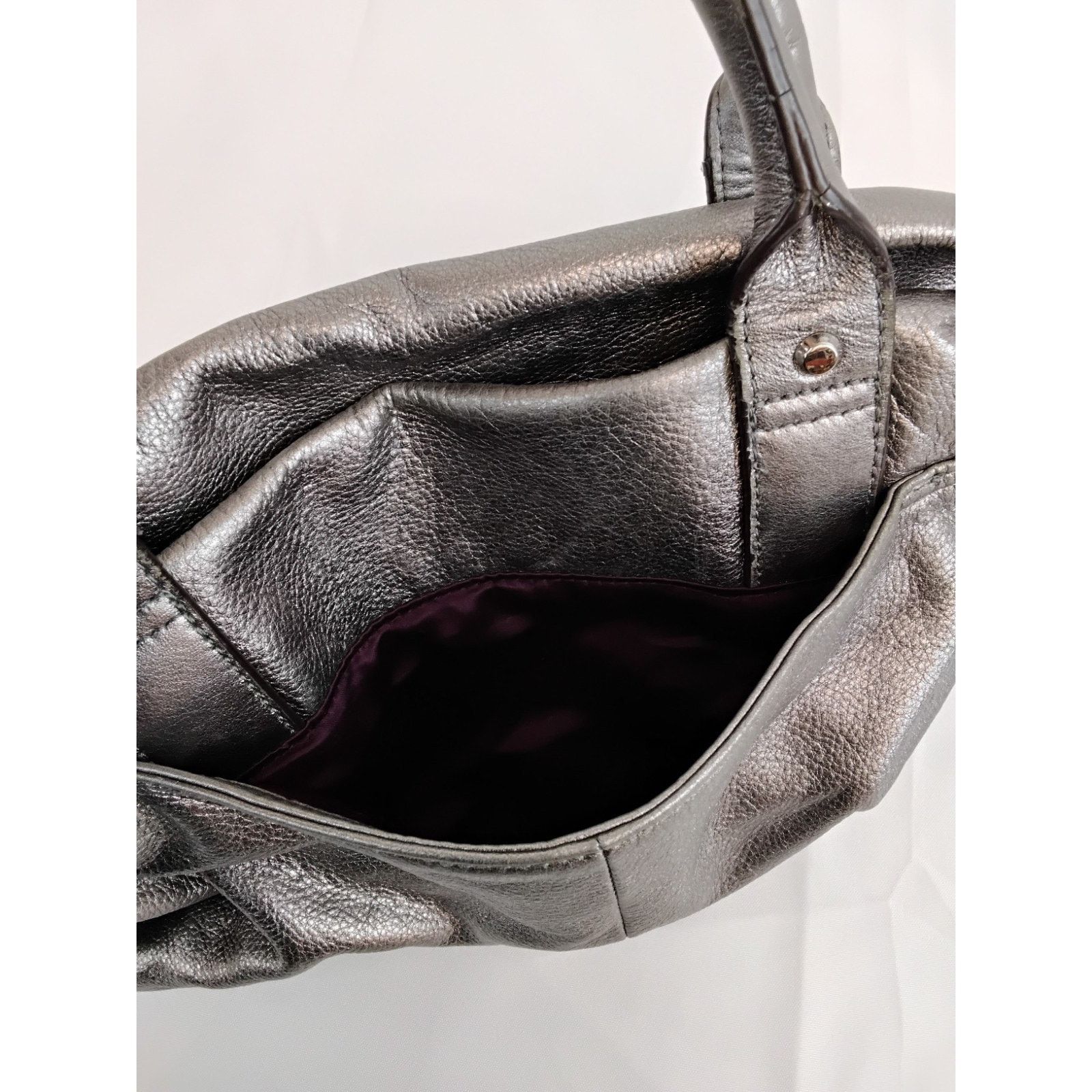 Other B Makowsky Silver Leather Handbag Top Handles Slouch Purse Size ONE SIZE - 7 Thumbnail