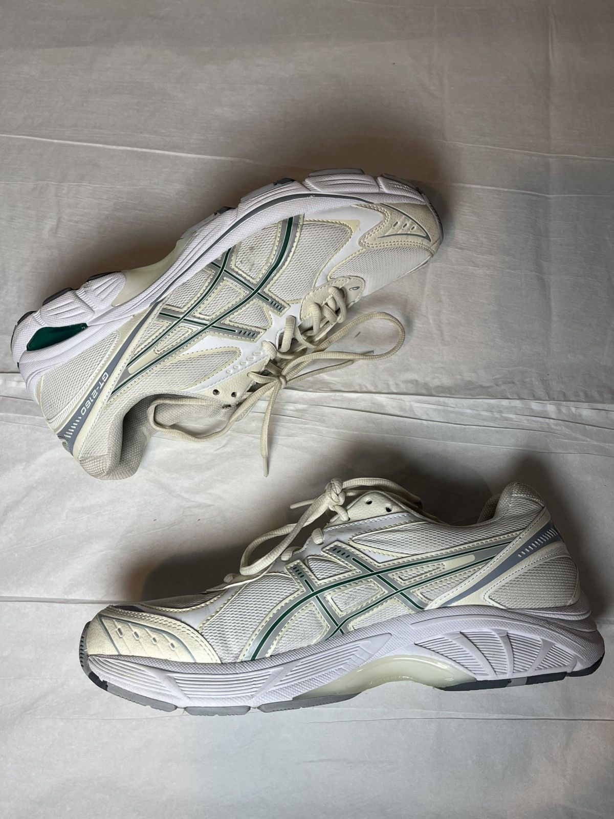 Asics Green & Beige Asics Size US 12 / EU 45 - 5 Thumbnail