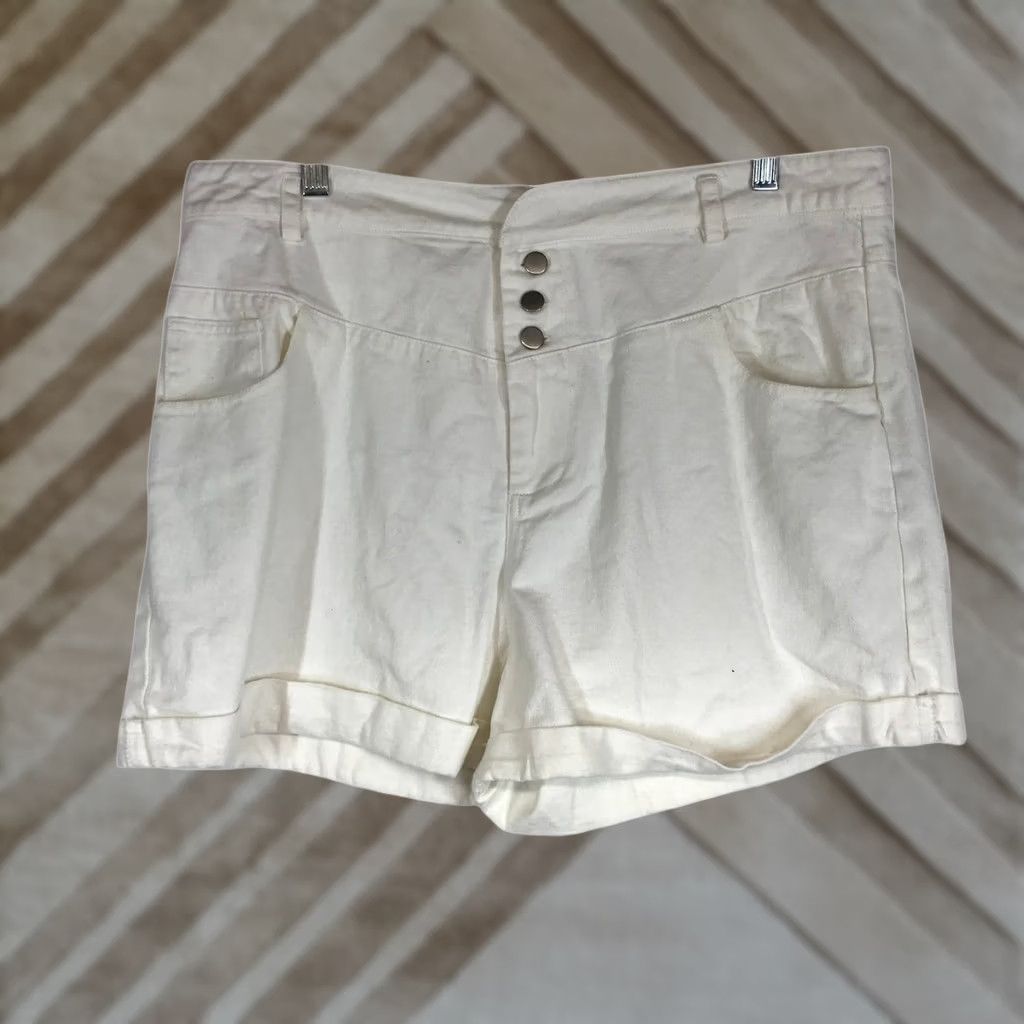 Vintage Elodie Womens White Denim Shorts XL Button Fly Cuffed High Waisted Size 40" / US 18 - 1 Thumbnail