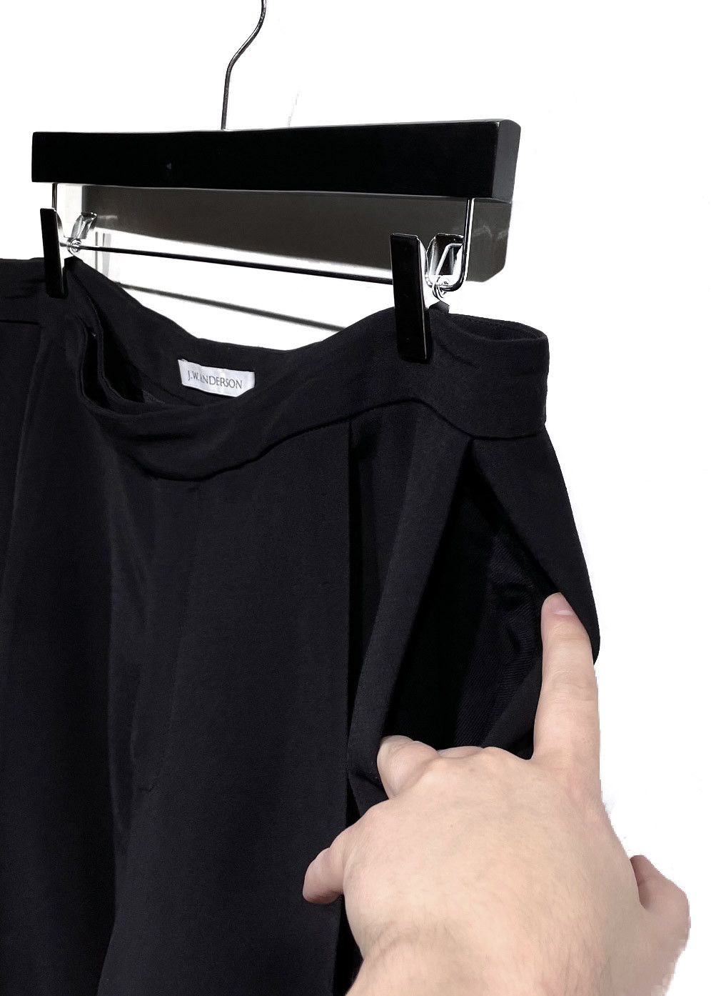 JW Anderson J.W. Anderson Black Pleated Cropped Trousers Size US 38 / EU 54 - 4 Thumbnail