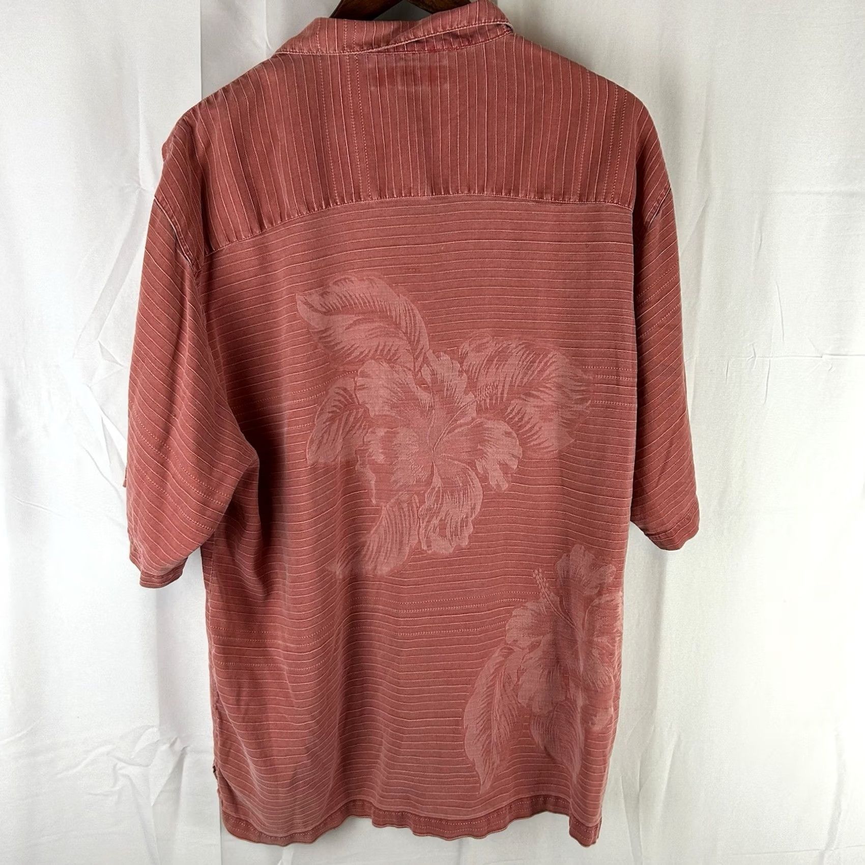 Tommy Bahama Tommy Bahama Shirt Mens XL Silk Pink Floral Print Hawaiian Beach Tropical 100% Silk Short Sleeve Button-Up Size US XL / EU 56 / 4 - 7 Thumbnail