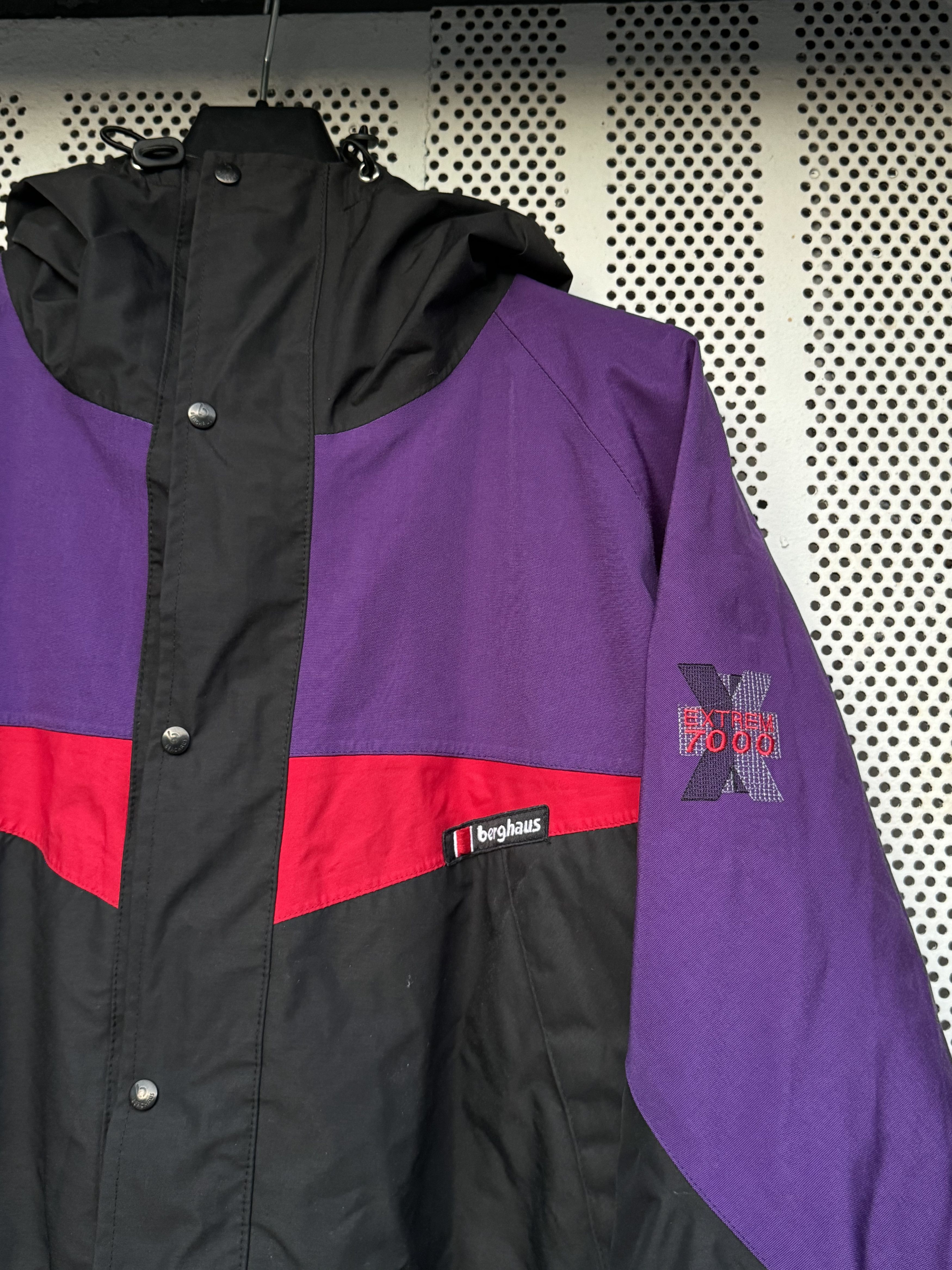 Berghaus × Vintage Vintage Berghaus Extreme 7000 GoreTex Mountain 2XL Size US XL / EU 56 / 4 - 2 Thumbnail