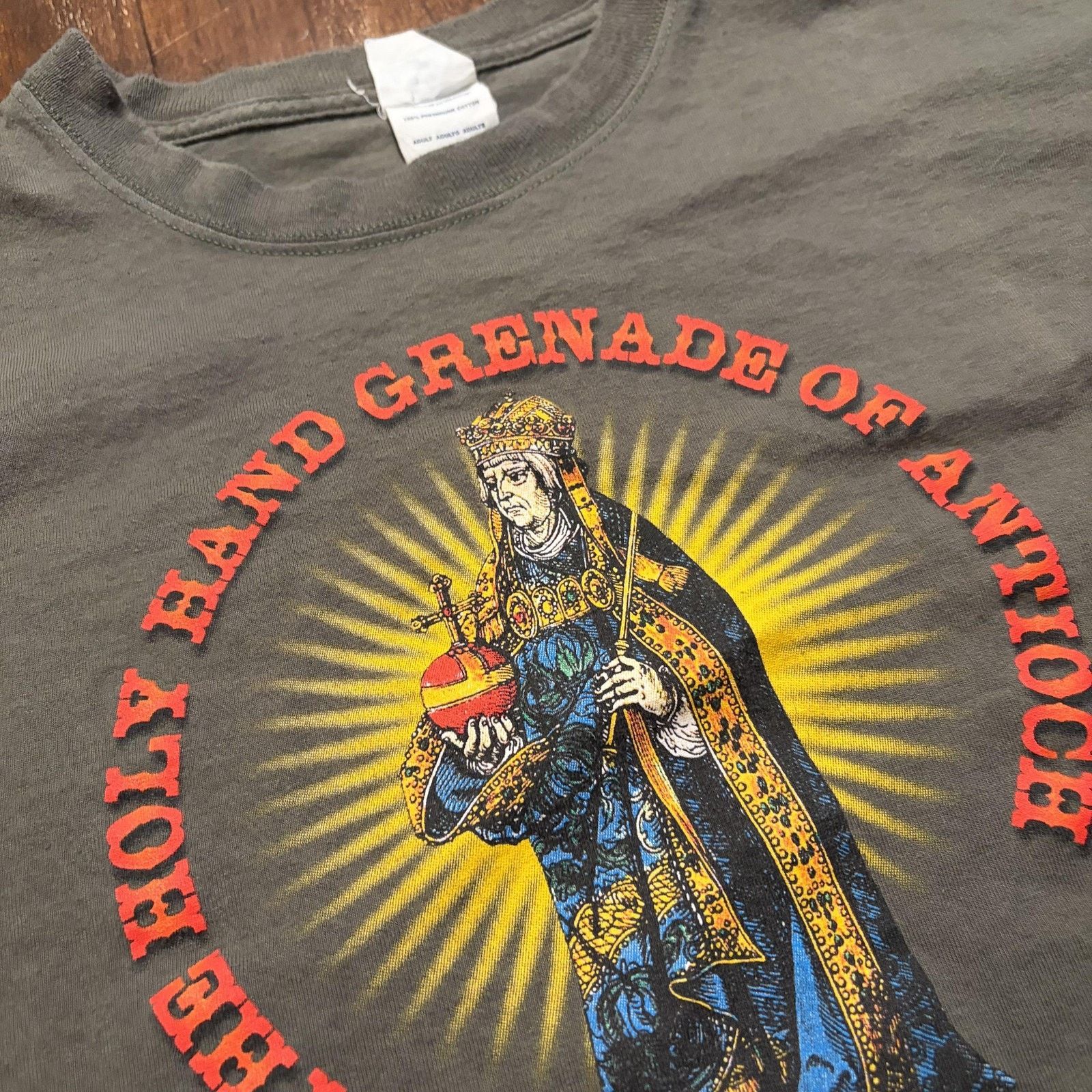 Gildan Monty Python Holy Grail Shirt XL Green Gildan Holy Grenade Size US XL / EU 56 / 4 - 5 Thumbnail