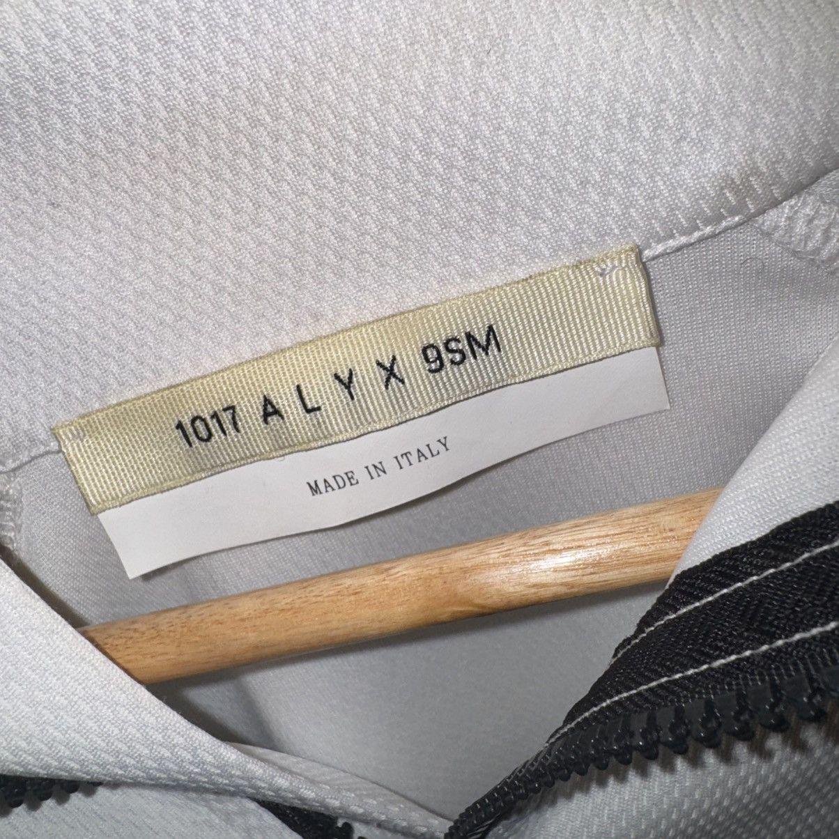 1017 ALYX 9SM 1017 Alyx 9sm white quarter zip Size US S / EU 44-46 / 1 - 4 Thumbnail