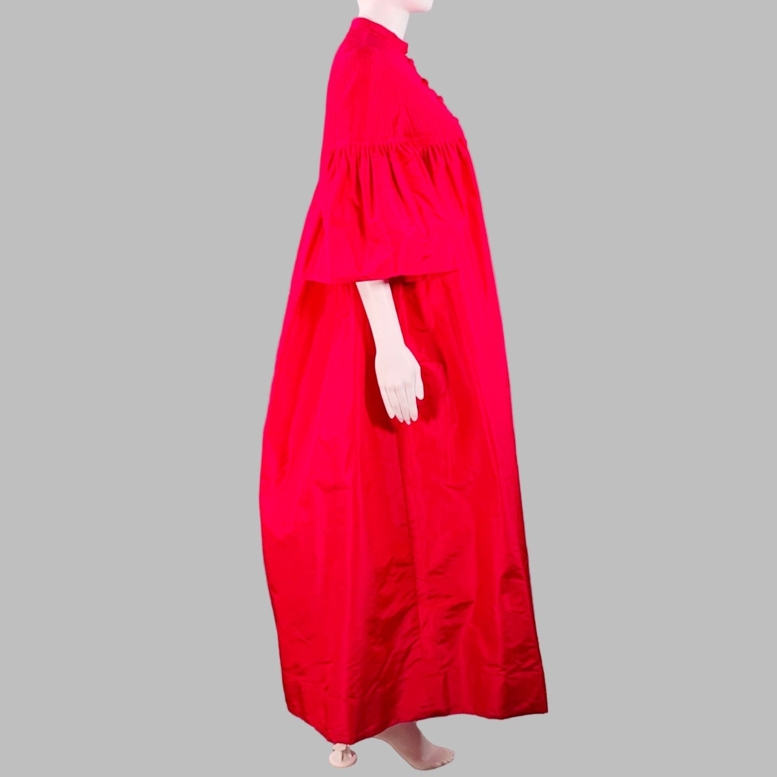 Vintage Red Silk Taffeta Bell Sleeves Floor Length Opera Coat Size XS / US 0-2 / IT 36-38 - 2 Thumbnail