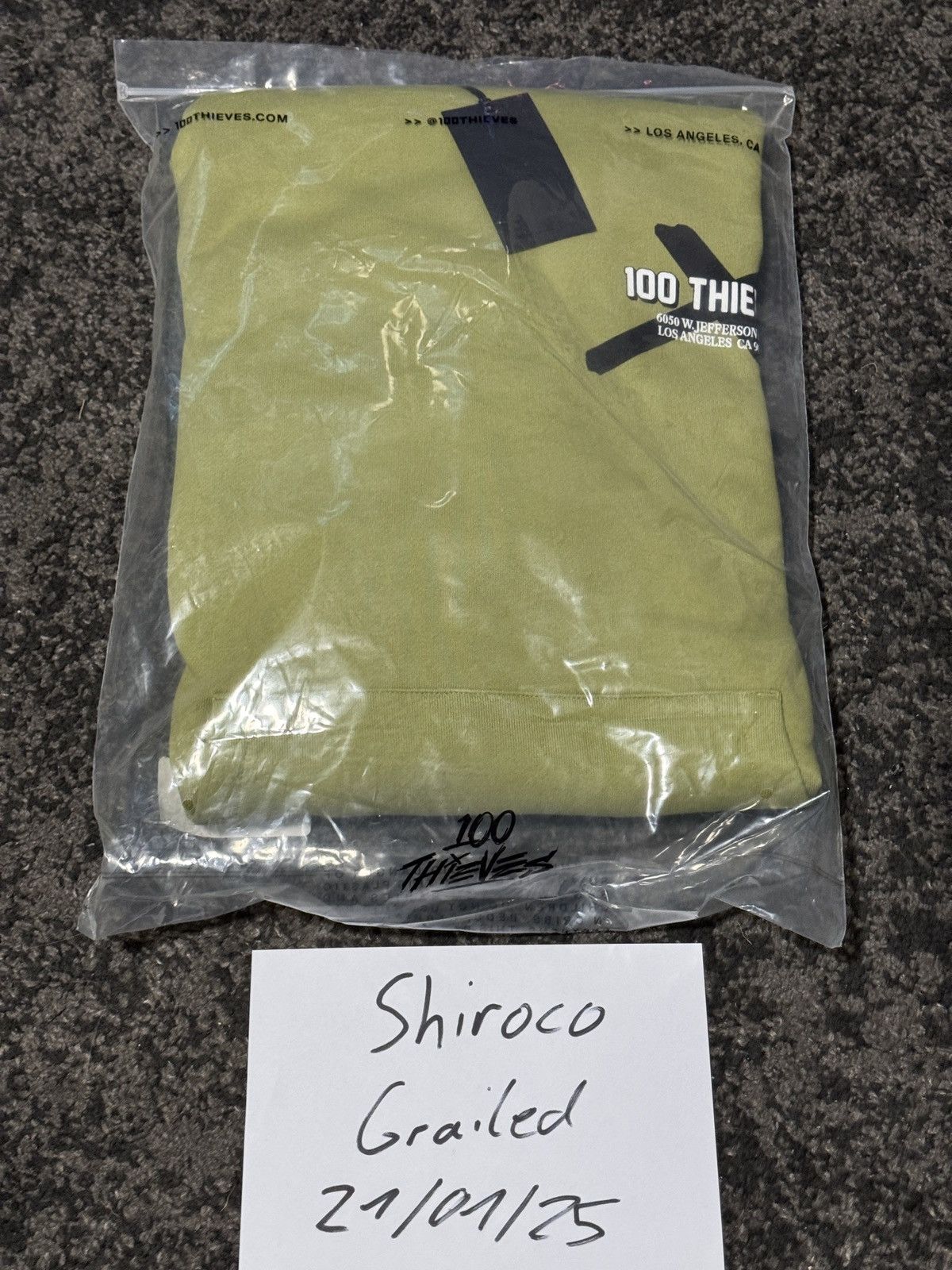 100 Thieves 100 Thieves Wolf Hoodie olive, size XL Size US XL / EU 56 / 4 - 1 Thumbnail