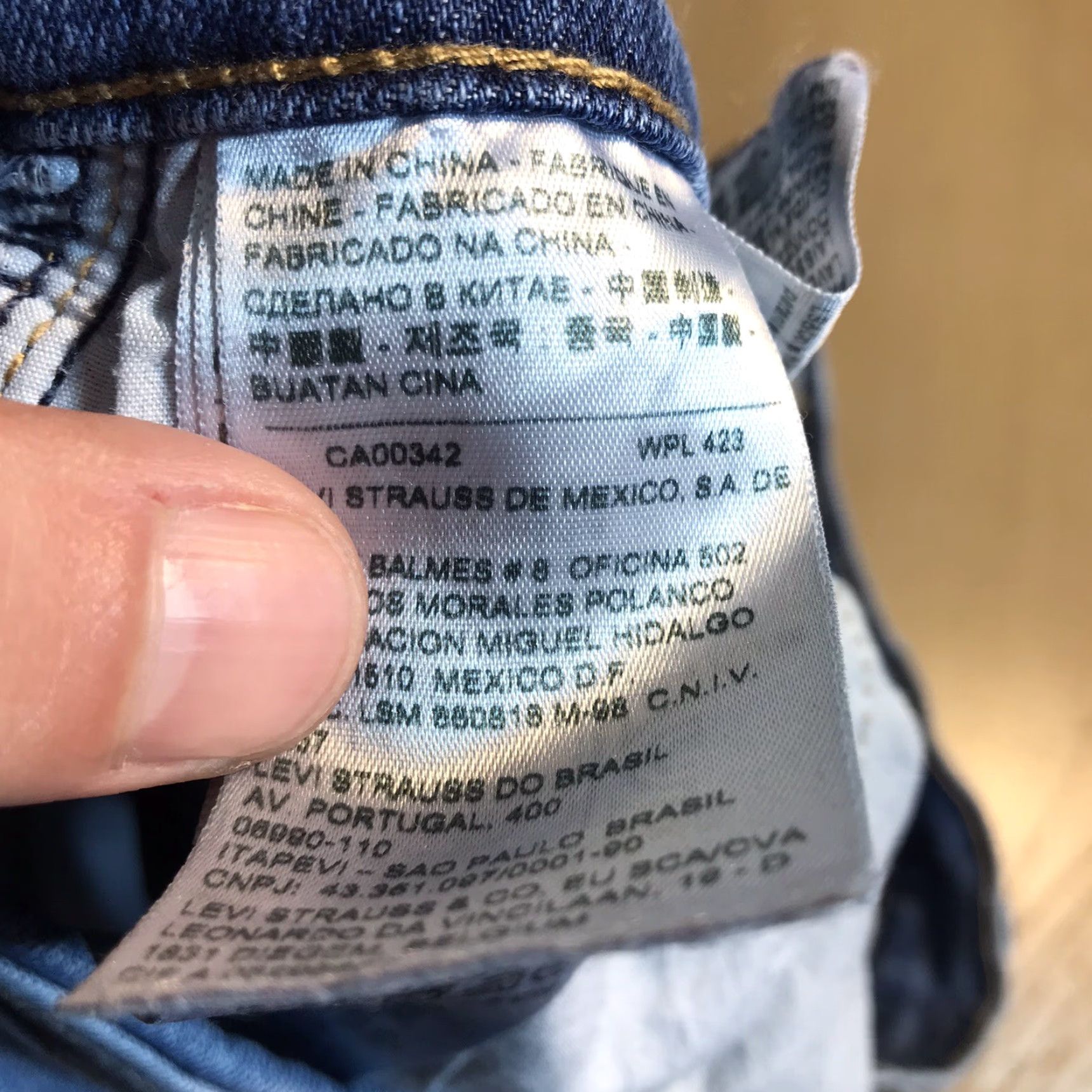 Levi's Levi's Shorts Womens Tag 6 Blue Denim Cut-Off Frayed Hems Zip Fly Light Blue 80s 90s Bohemian Classic Designer Walking Mens? Size 28" / US 6 / IT 42 - 4 Thumbnail