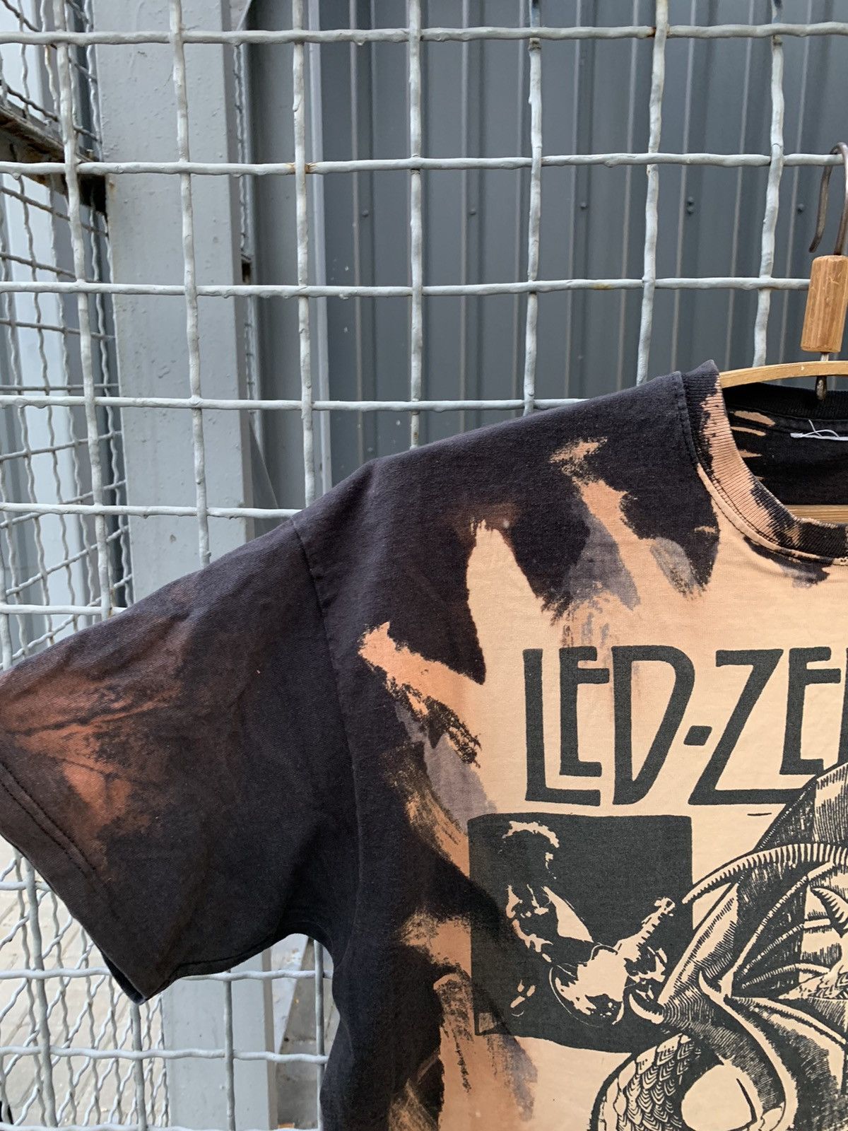 Band Tees Vintage Thrashed Led Zeppelin All Over Print Shirt Size US XL / EU 56 / 4 - 5 Thumbnail