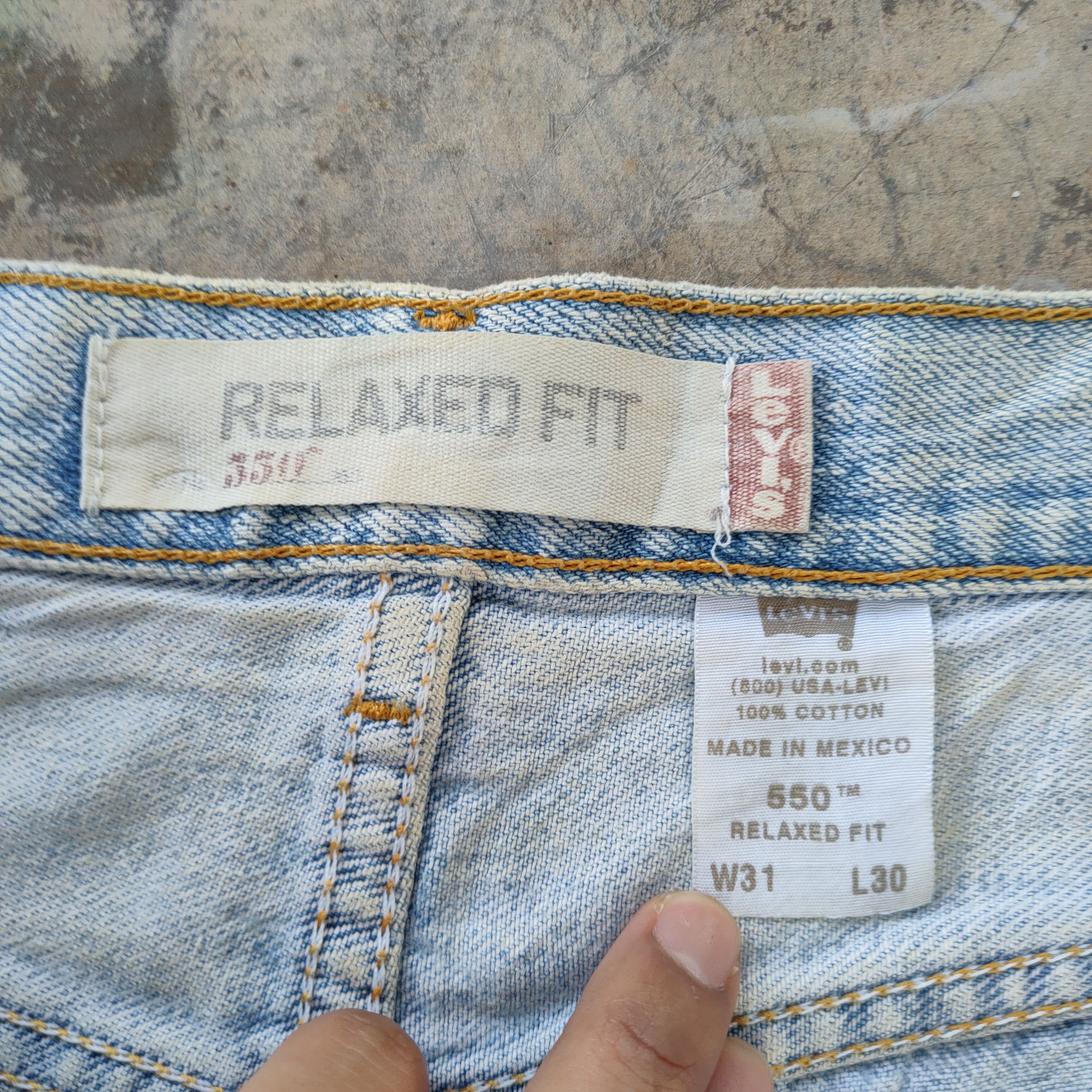 Levi's Vintage Clothing Vintage Levi's 550 Relaxed Fit light blue distressed Denim Size US 32 / EU 48 - 16 Thumbnail