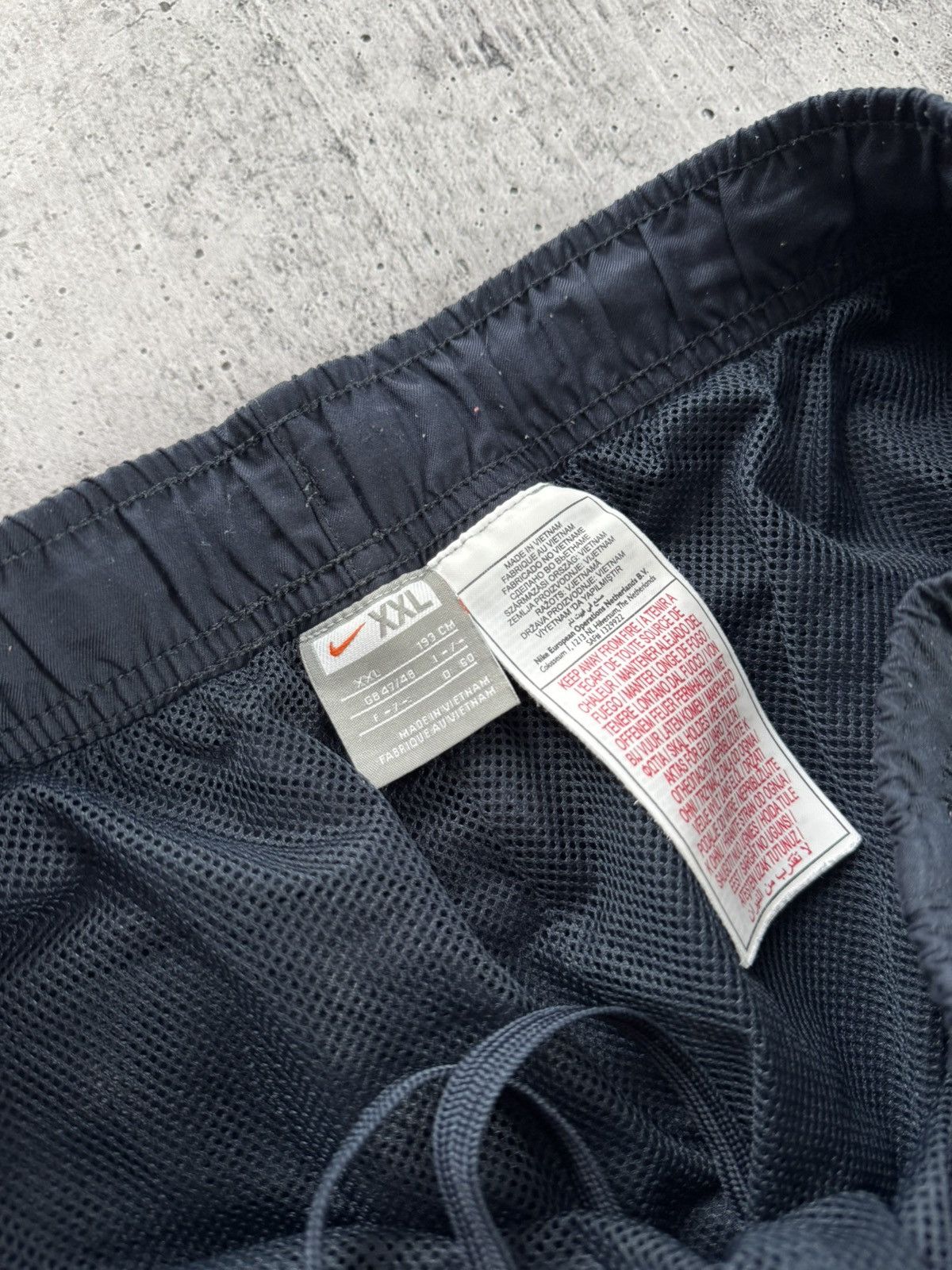 Nike Nike Vintage Nylon TrackPants Joggers Y2K Navy Drill XXL Size US 38 / EU 54 - 9 Thumbnail