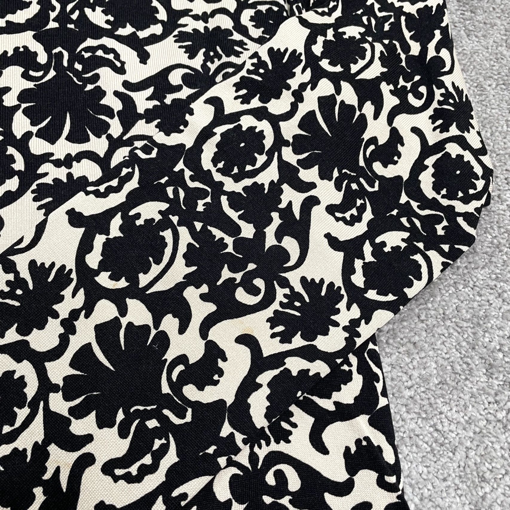 Liz Claiborne Liz Claiborne Cardigan Sweater Womens XL White Black Floral Button Down Silk Size XL / US 12-14 / IT 48-50 - 5 Thumbnail