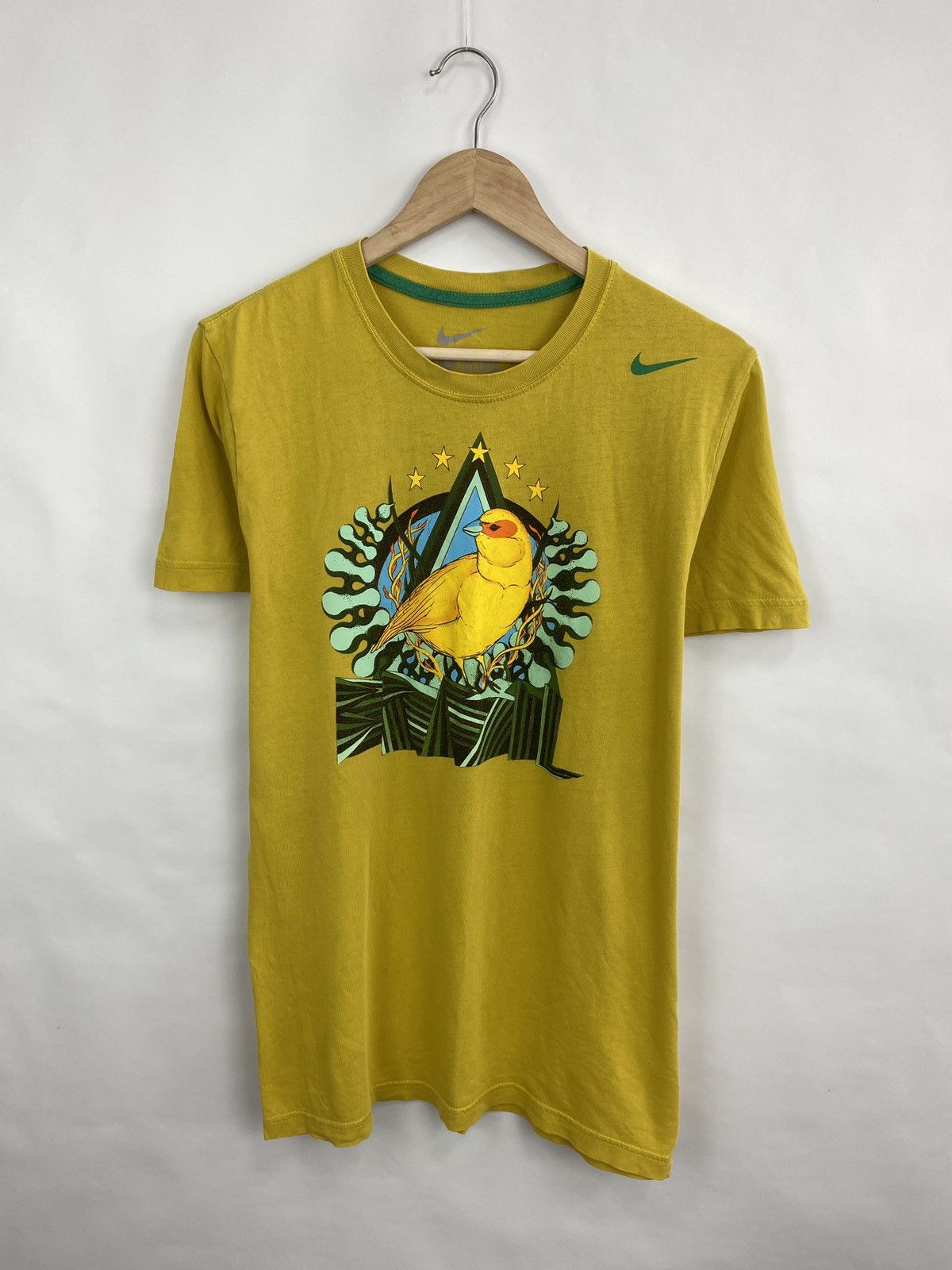 Nike 🇧🇷 Nike Brazil Bird Soccer T-Shirt Rare Retro Hype Y2K Size US L / EU 52-54 / 3 - 3 Thumbnail