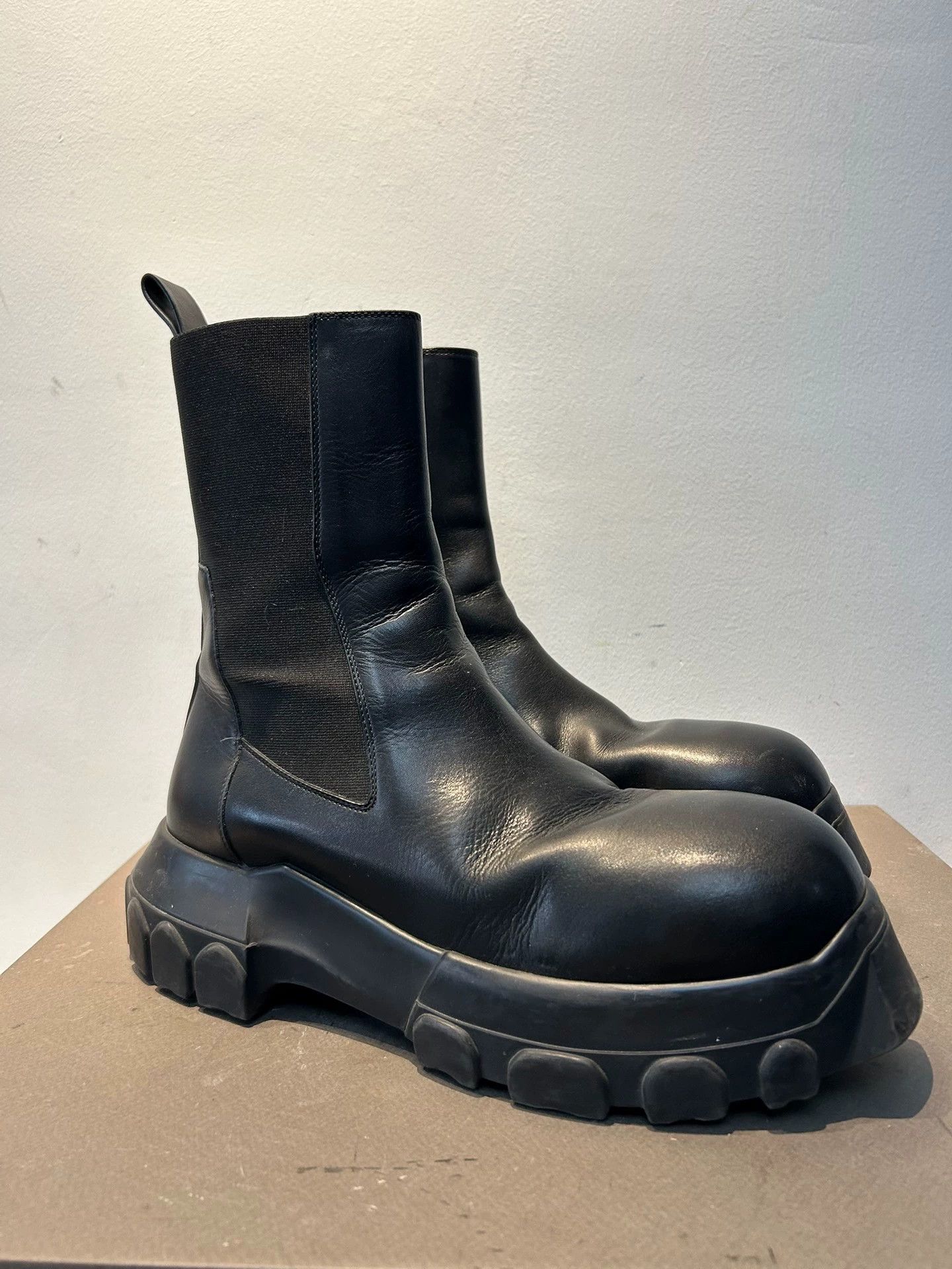 Rick Owens Rick Owens Chelsea boots with octopus sole Size US 8 / EU 41 - 3 Thumbnail