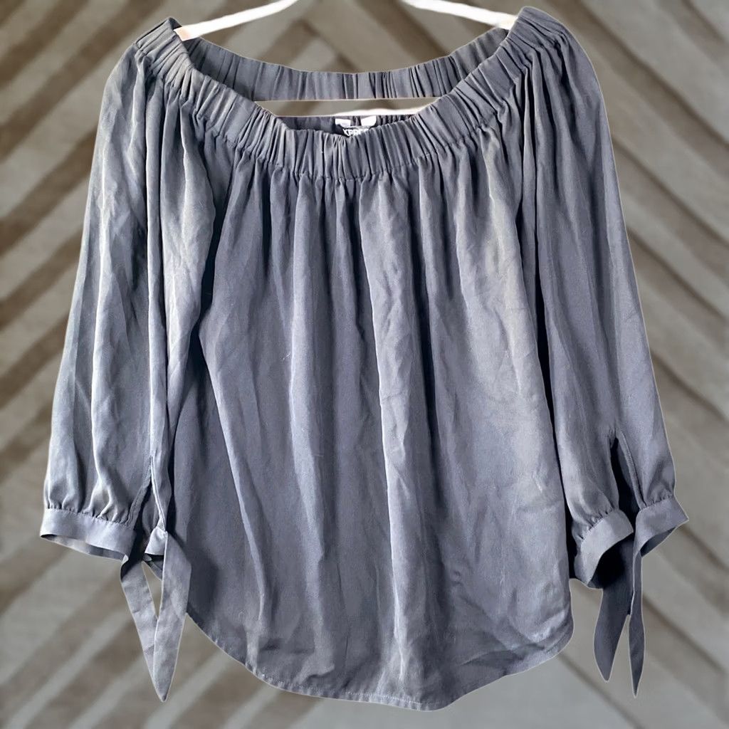Express Express Blouse Gray Long Sleeve Boat Neck S Womens Size S / US 4 / IT 40 - 1 Thumbnail