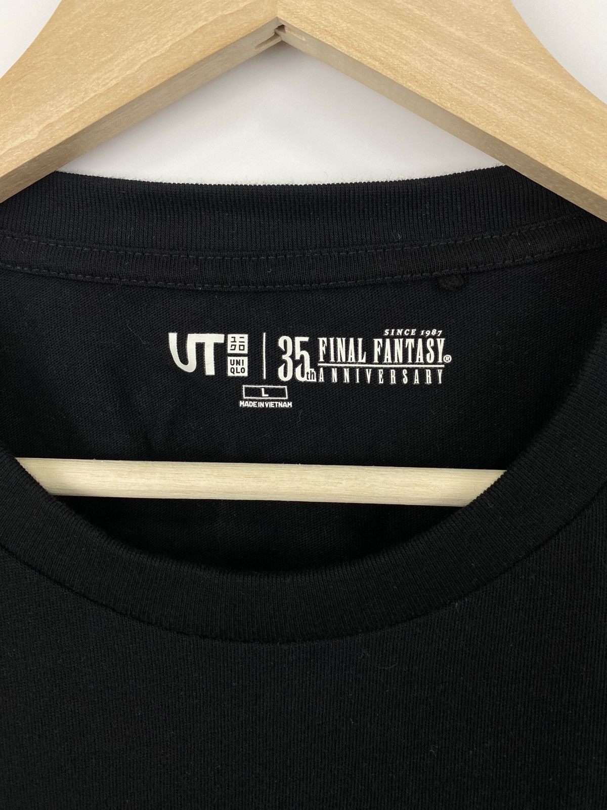Uniqlo Uniqlo Final Fantasy 35 Anniversary Since 1987 Promo T-Shirt Size US M / EU 48-50 / 2 - 5 Thumbnail