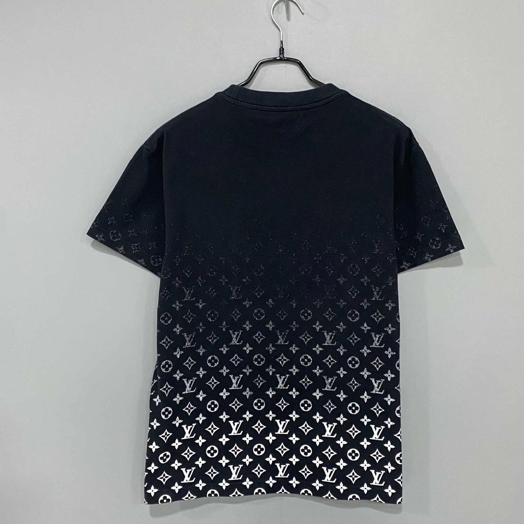 Louis Vuitton LV Black Gradient Monogram AOP T-shirt XS Size XS / US 0-2 / IT 36-38 - 3 Thumbnail