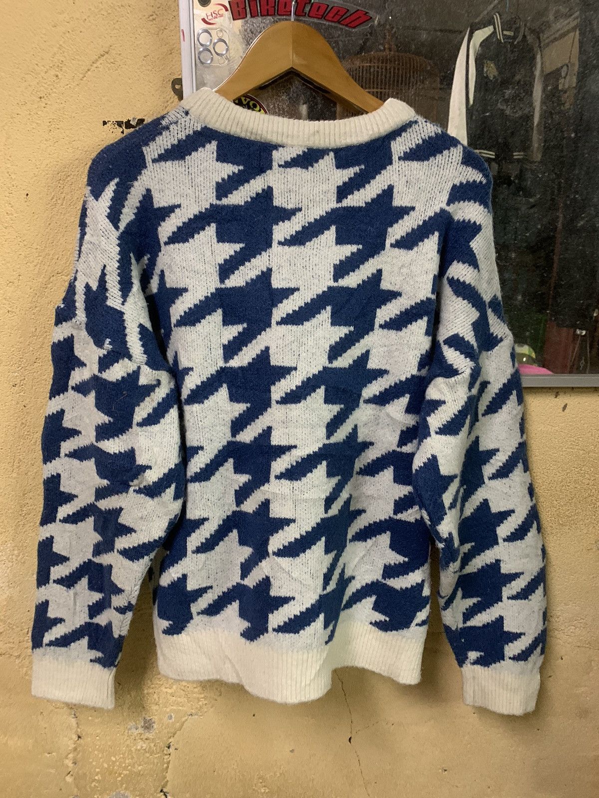 Japanese Brand × Vintage Vintage Blue White Knitwear Sweatshirt Nice Colour Size US XL / EU 56 / 4 - 3 Thumbnail