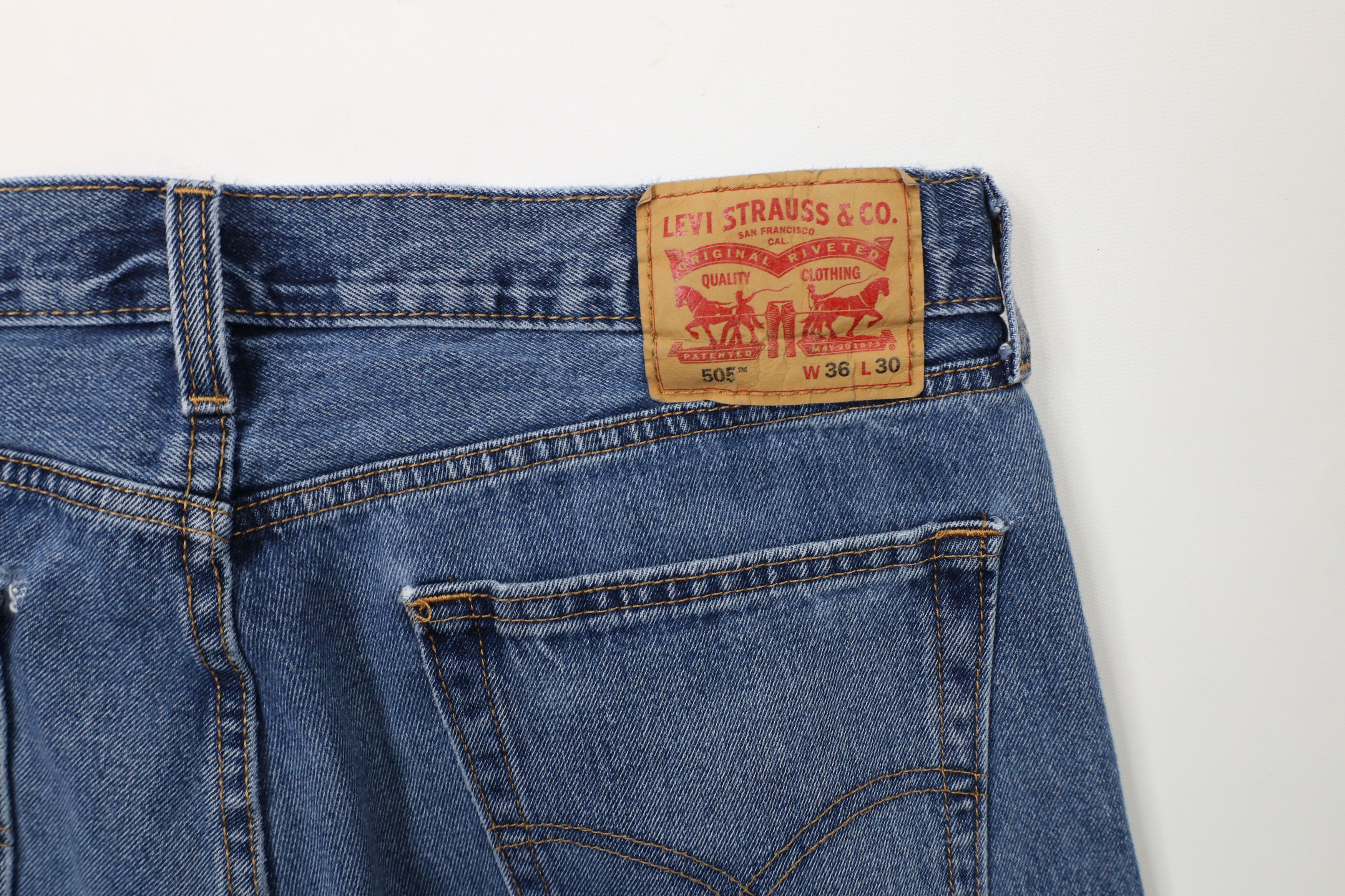 Levi's × Vintage Vintage Y2K Levis 505 Regular Fit Denim Jeans Blue Cotton Size US 36 / EU 52 - 14 Thumbnail