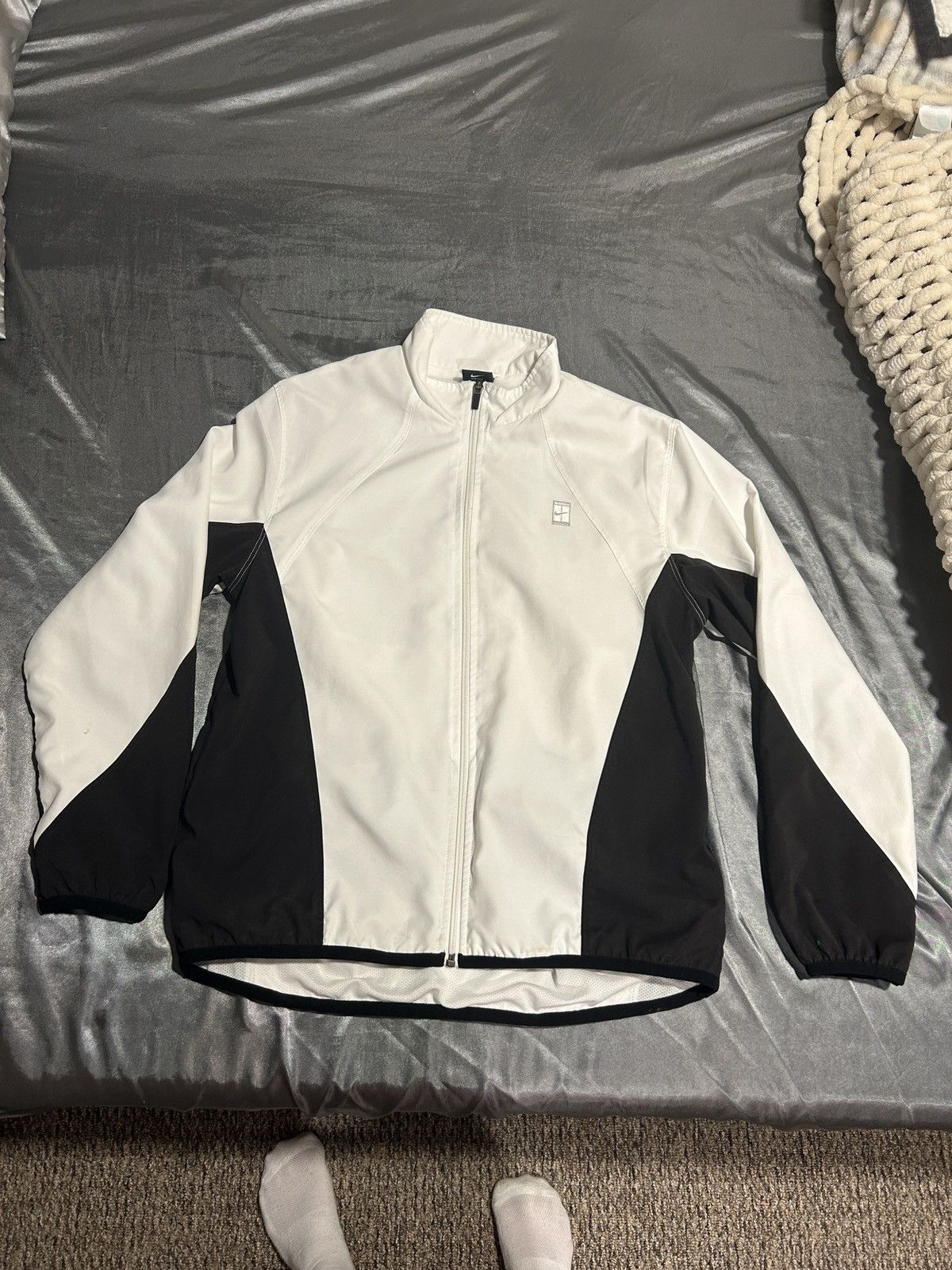 Nike vintage nike White and black tennis fleece Size US M / EU 48-50 / 2 - 3 Thumbnail