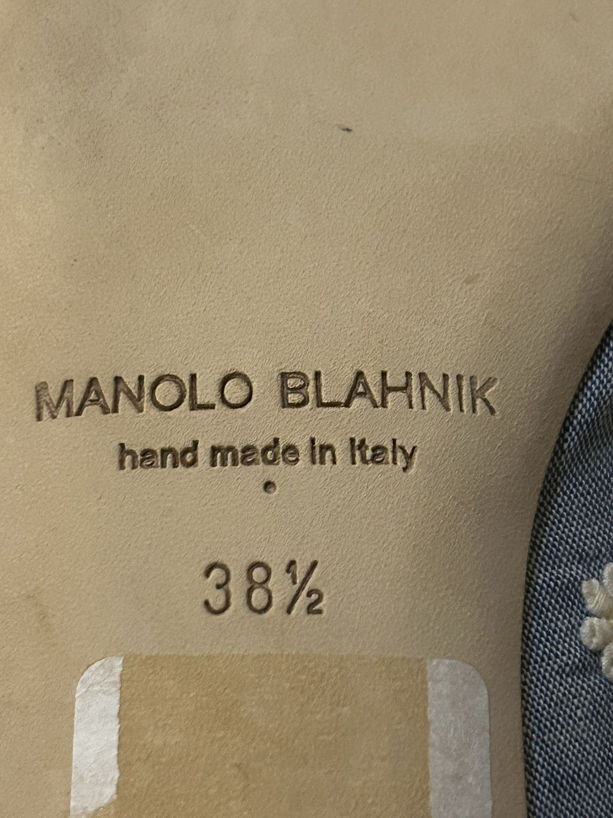 Manolo Blahnik Manolo Blahnik White Campari Embroidered Chambray Mary Jane Size US 8.5 / IT 38.5 - 9 Thumbnail