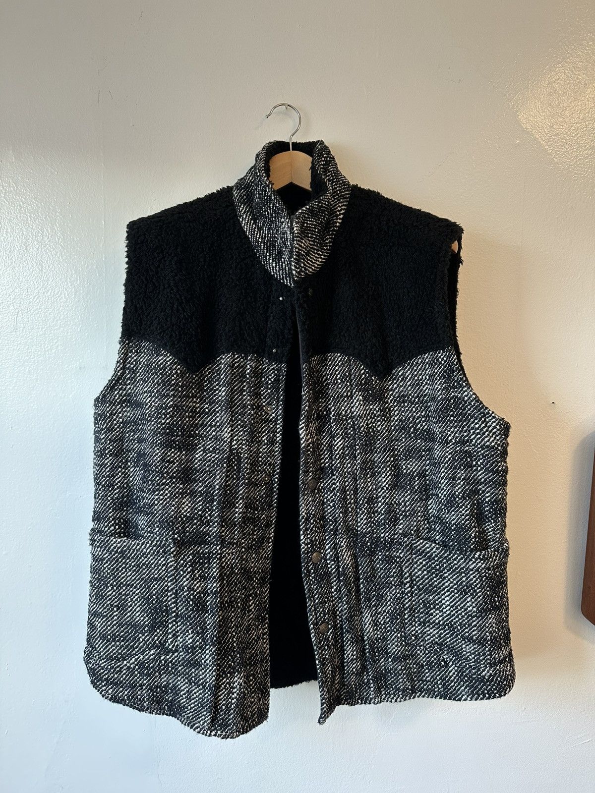 18 East Chambal Canyon Vest Size US XL / EU 56 / 4 - 1 Thumbnail