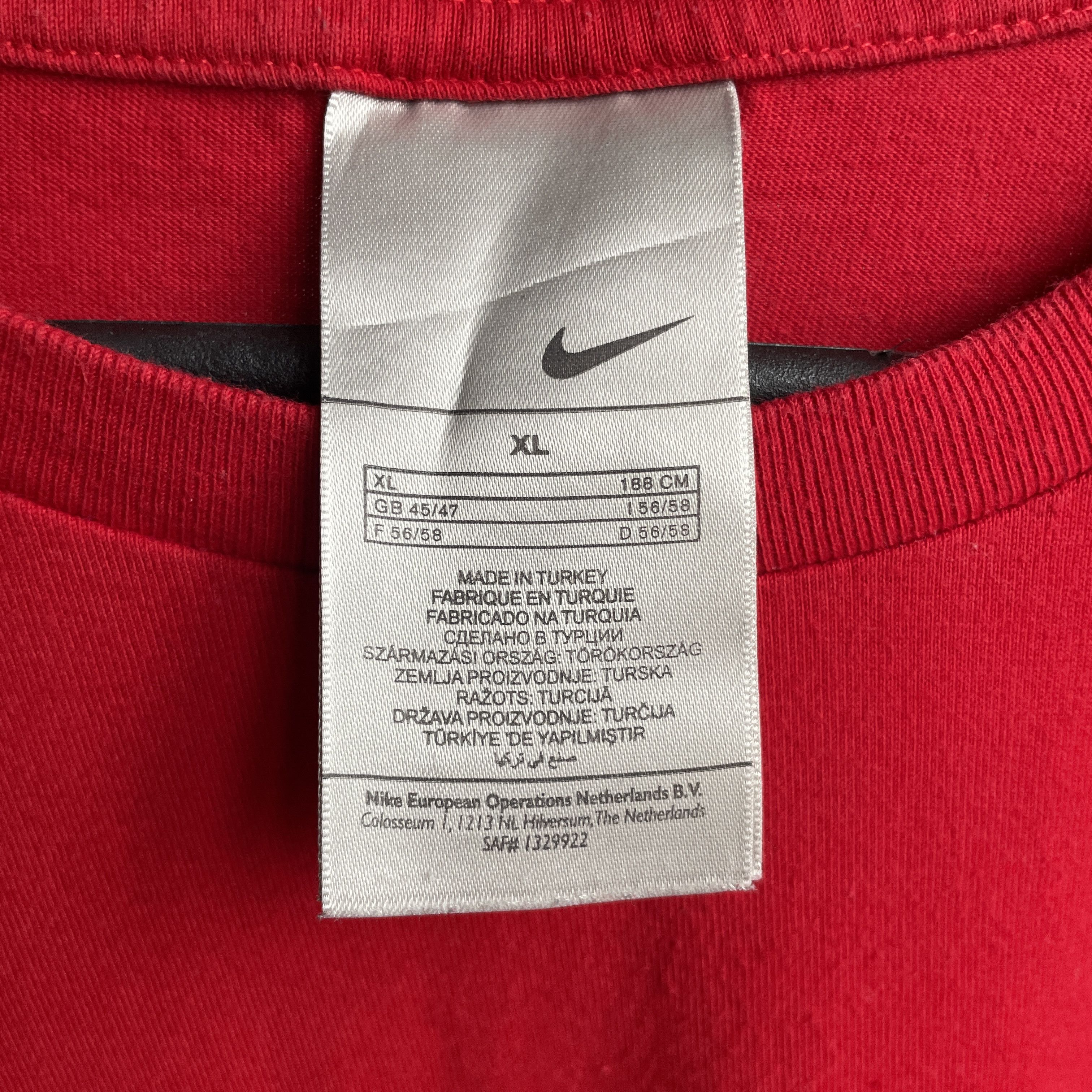 Nike Nike Vintage Y2K Big Swoosh T-Shirt Size XL Size US XL / EU 56 / 4 - 4 Thumbnail