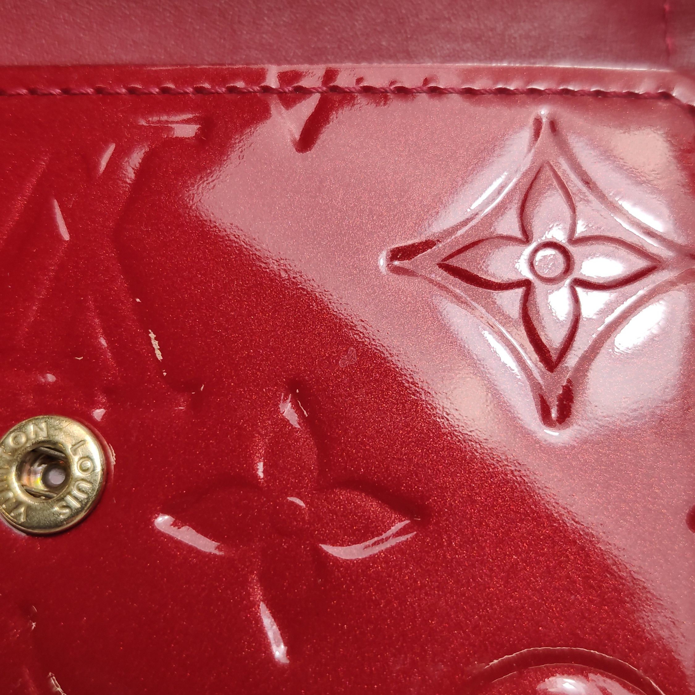 Louis Vuitton Louis Vuitton (LV) Patent leather solid color embossed mono Size ONE SIZE - 4 Thumbnail