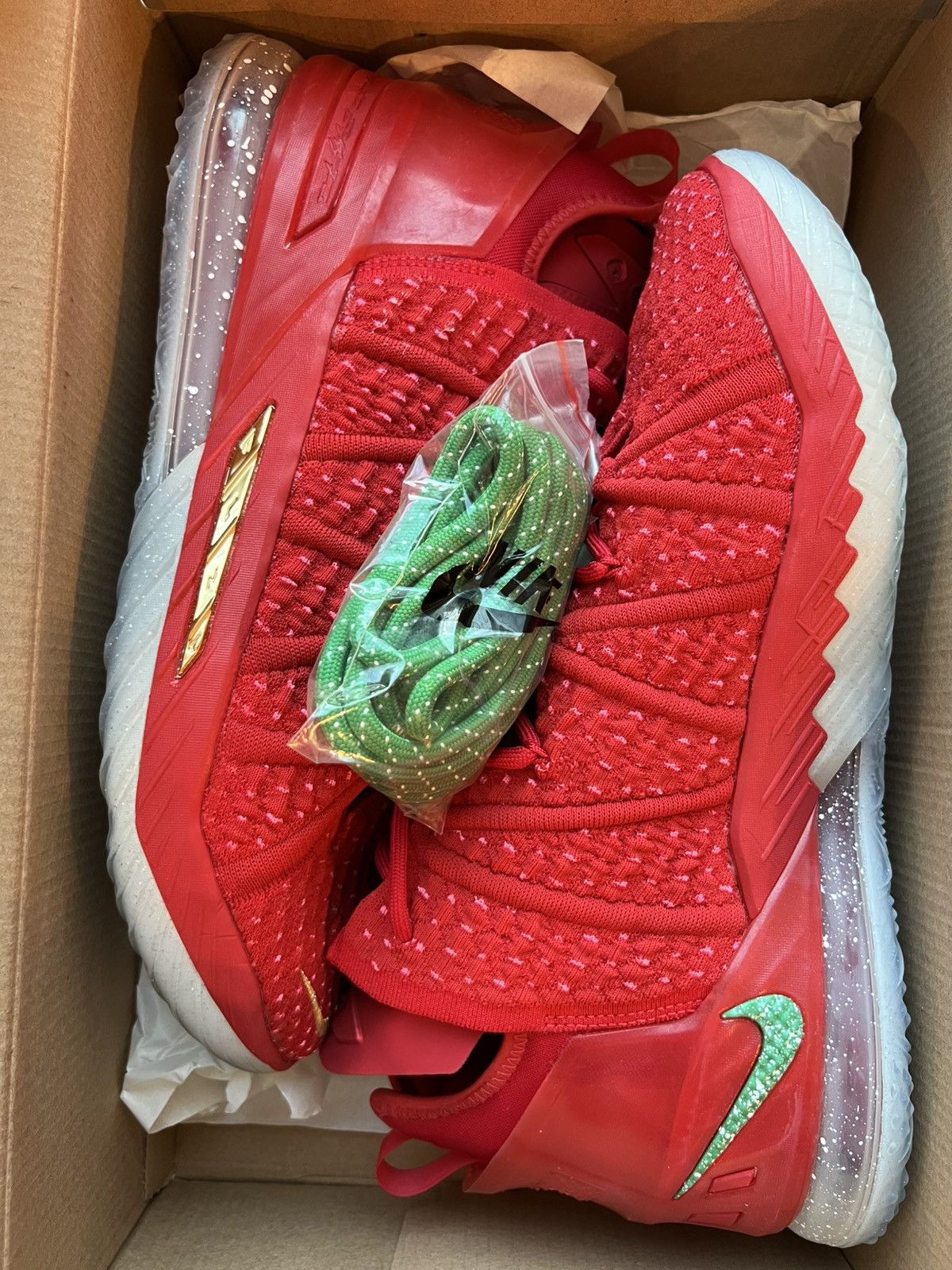 Nike Nike LeBron 18 X-Mas Christmas in LA size 12 Size US 12 / EU 45 - 10 Thumbnail