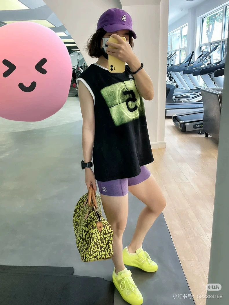Chanel Chanel 21S show black background green fluorescent color m Size XS / US 0-2 / IT 36-38 - 9 Thumbnail