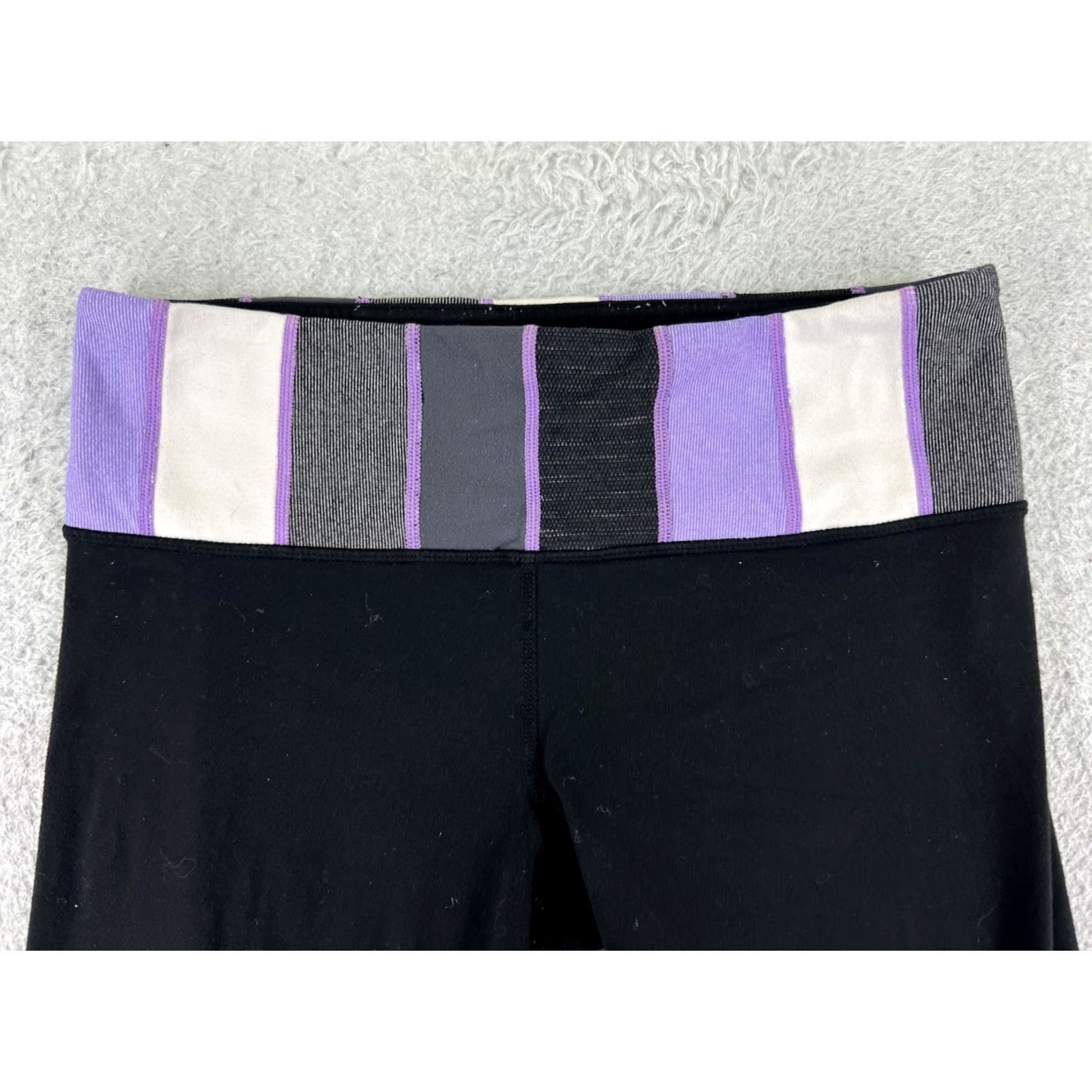 Lululemon Lululemon Leggings Capri 20" Inseam Purple Black Womens 6 Athletic Yoga Run Activewear Capris Tight Stretch Baggy Style: Capri Size 28" / US 6 / IT 42 - 4 Thumbnail