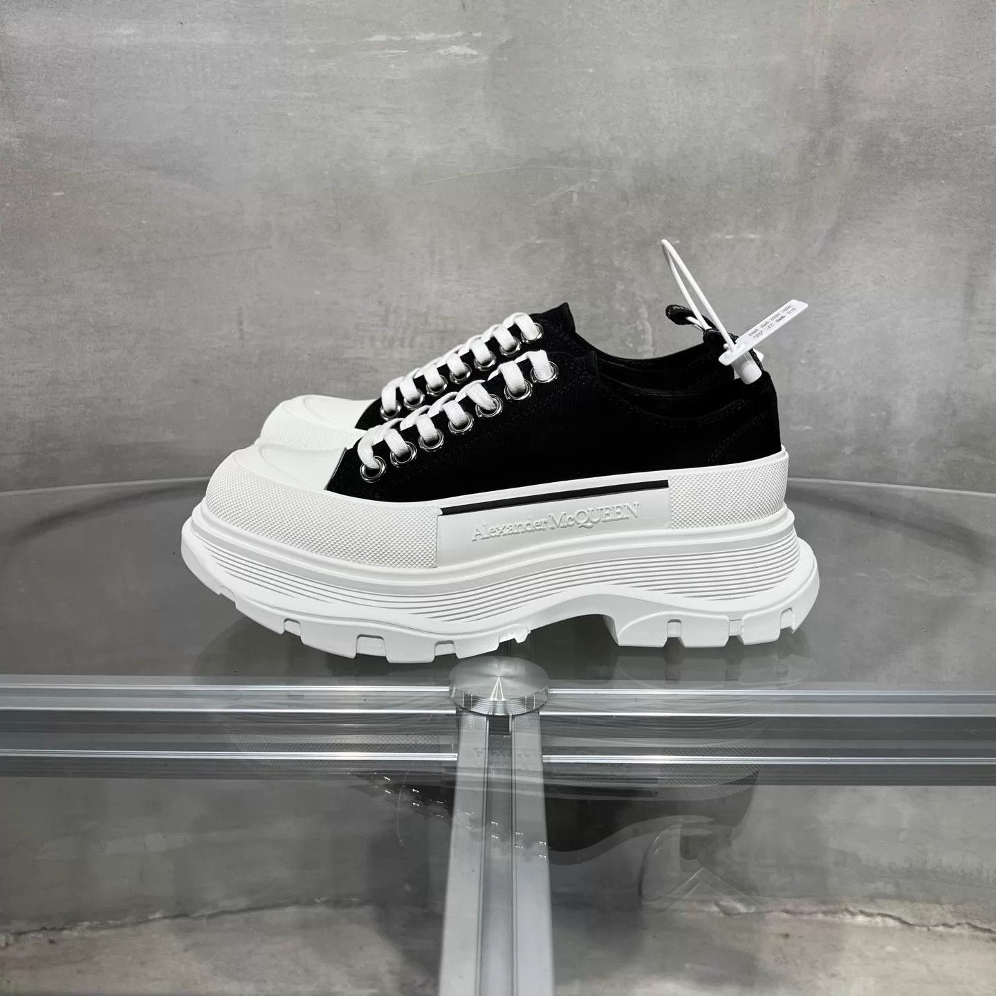 Alexander McQueen Alexander McQueen black/white Martin boots 35.5 wmn Size US 5 / IT 35 - 3 Thumbnail