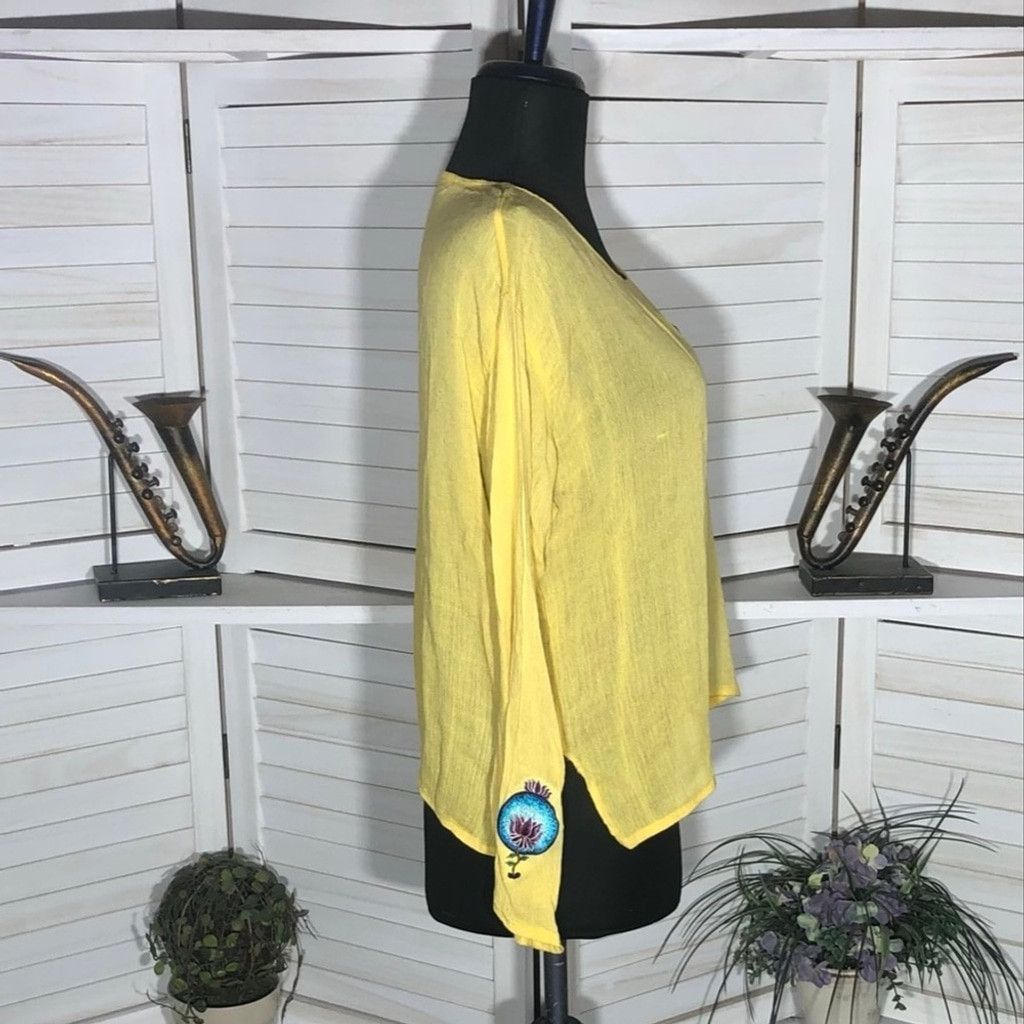 Vintage 70s Boho Blouse Semi Sheer Gauze Embroidered Floral Yellow S Size S / US 4 / IT 40 - 3 Thumbnail