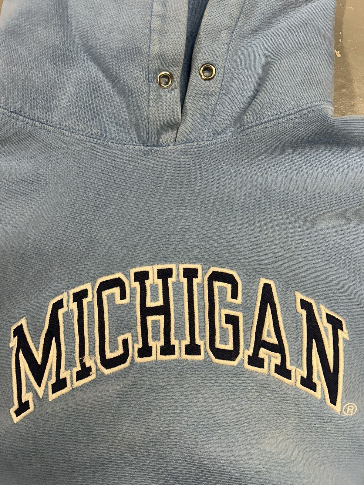 Vintage Crazy Vintage 90s Baby Blue Michigan University Hoodie Size US S / EU 44-46 / 1 - 2 Thumbnail