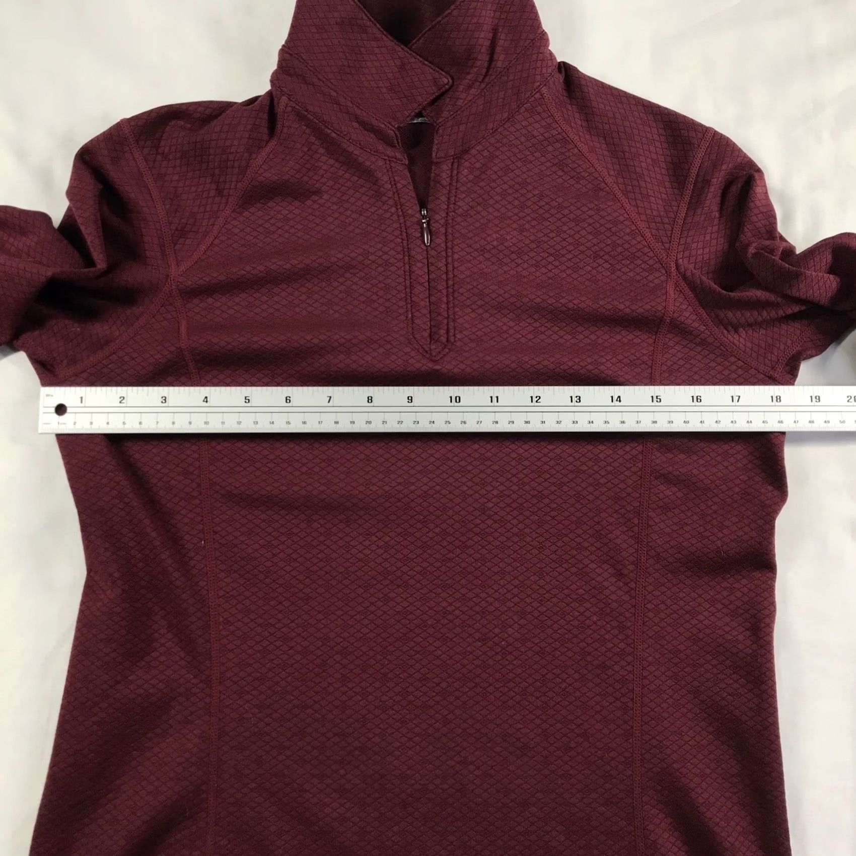 Vintage Irideon Riding Wear Womens Medium Burgundy Diamond Texture Quarter Zip Pullover Size M / US 6-8 / IT 42-44 - 3 Thumbnail