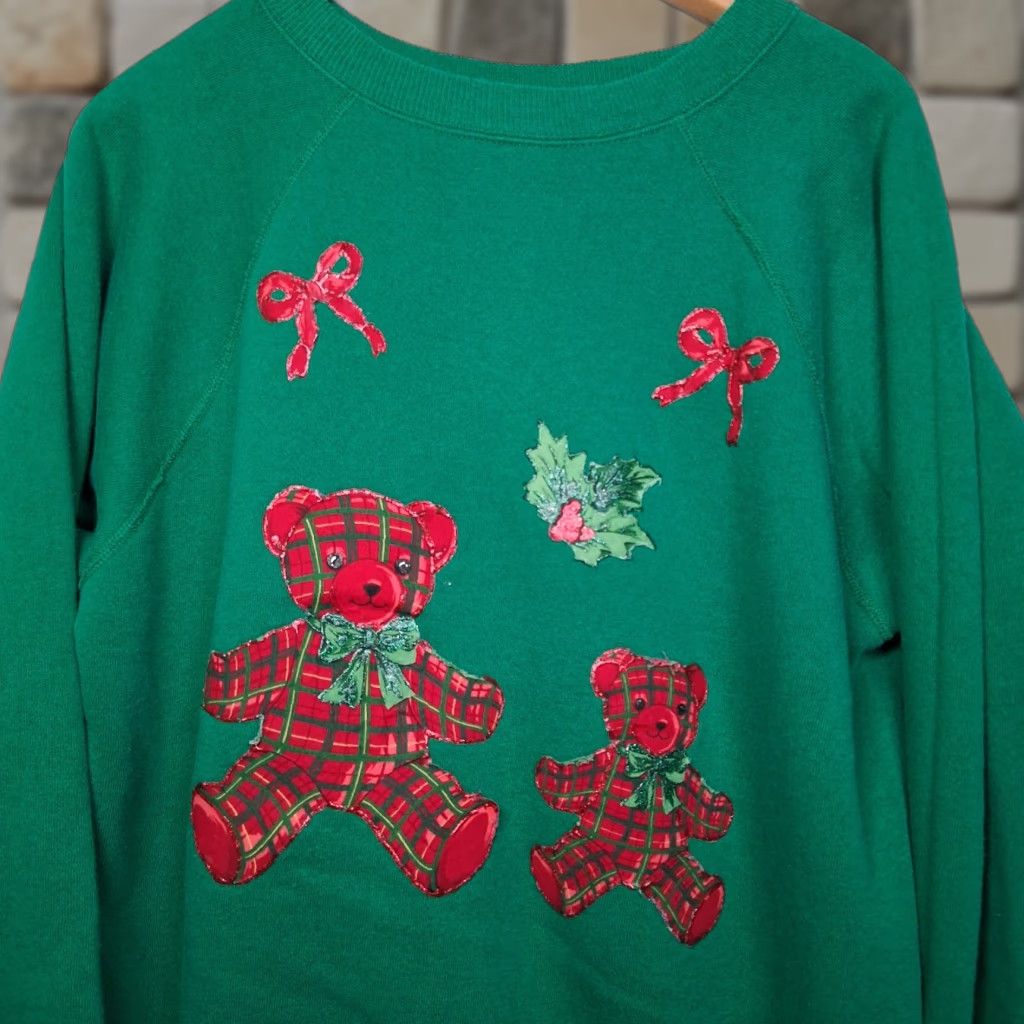 Vintage VINTAGE Hanes Her Way Sweatshirt Shirt Green Raglan Crew Neck XL Grannycore Teddy Bear Plaid Holiday Christmas 80s 90s Mens Womens Girls Boys Size XL / US 12-14 / IT 48-50 - 1 Thumbnail