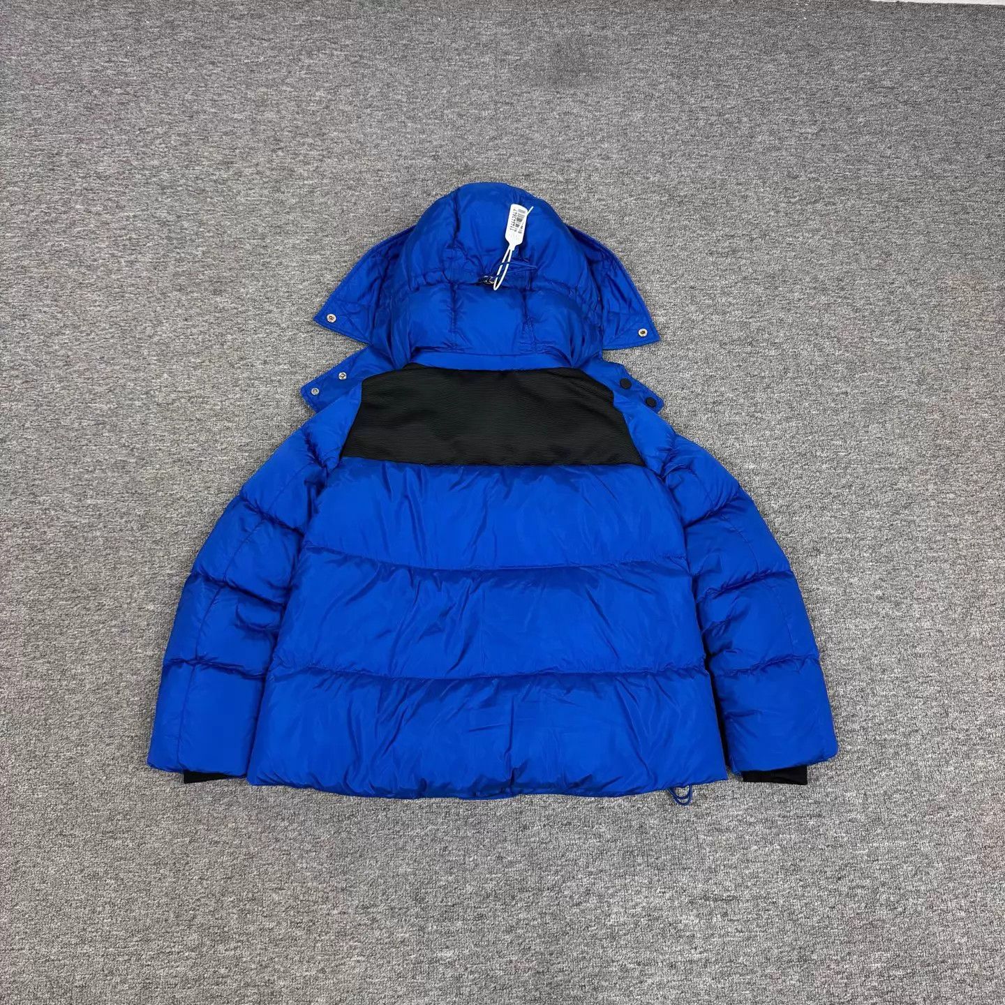 Max Mara MaxMara WEEKEND hooded down jacket 32 99 new Size XS / US 0-2 / IT 36-38 - 2 Thumbnail