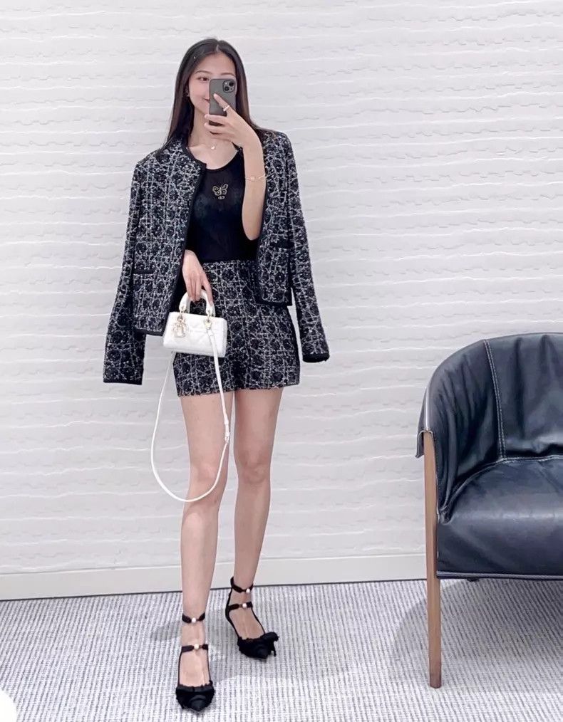 Dior Dior Tweed black and white rattan plaid shorts Size 24" / US 00 / IT 34 - 3 Thumbnail