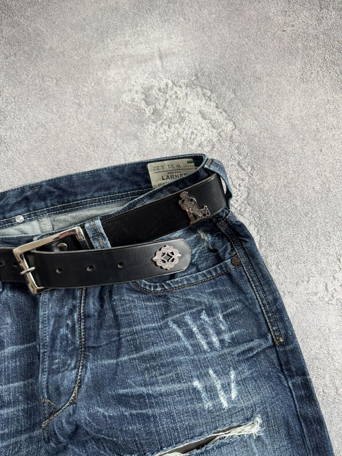 Etro 90s Retro vintage leather belt iconic cows 🐄 metal details Size ONE SIZE - 3 Thumbnail