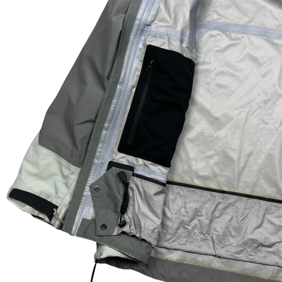 Arc'teryx × Vintage Vintage 2003 Arc teryx Sidewinder Gore Tex XCR Jacket White Size M / US 6-8 / IT 42-44 - 7 Thumbnail