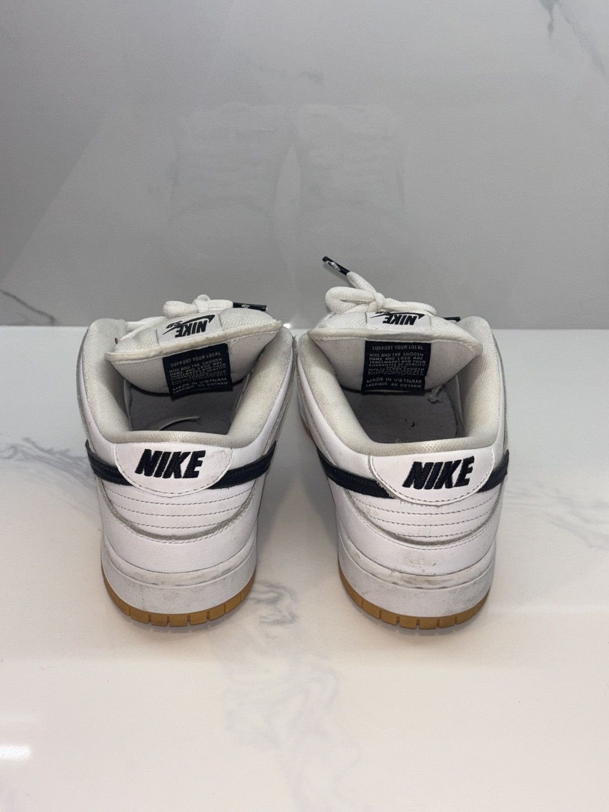 Hypebeast Nike SB Dunk Low Pro Size US 9.5 / EU 42-43 - 3 Thumbnail