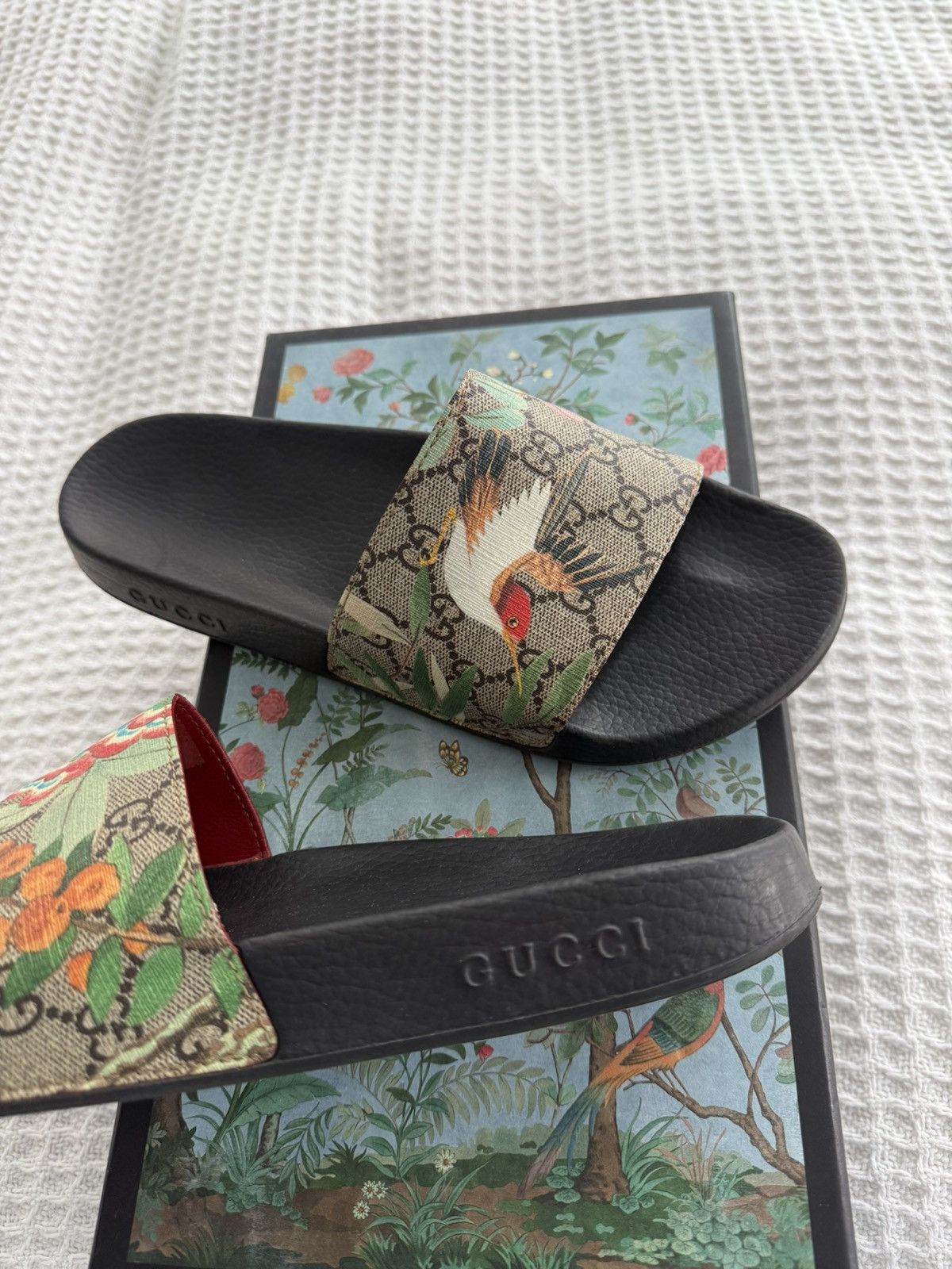 Gucci RARE Gucci Flip Flops Size 10 - Tian Bloom Flora Bird Size US 10 / EU 43 - 14 Thumbnail
