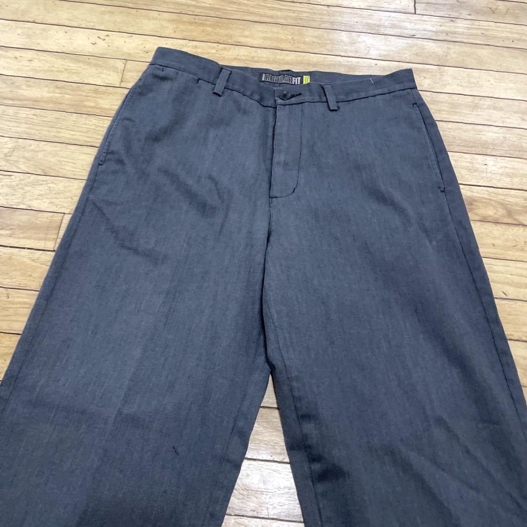 Old Navy VINTAGE NAVY Regular Fit Super Khakis Pants Men 33x34 Gray Slate Flat Front Chinos Work Casual 2006 Mens Size US 33 - 5 Thumbnail