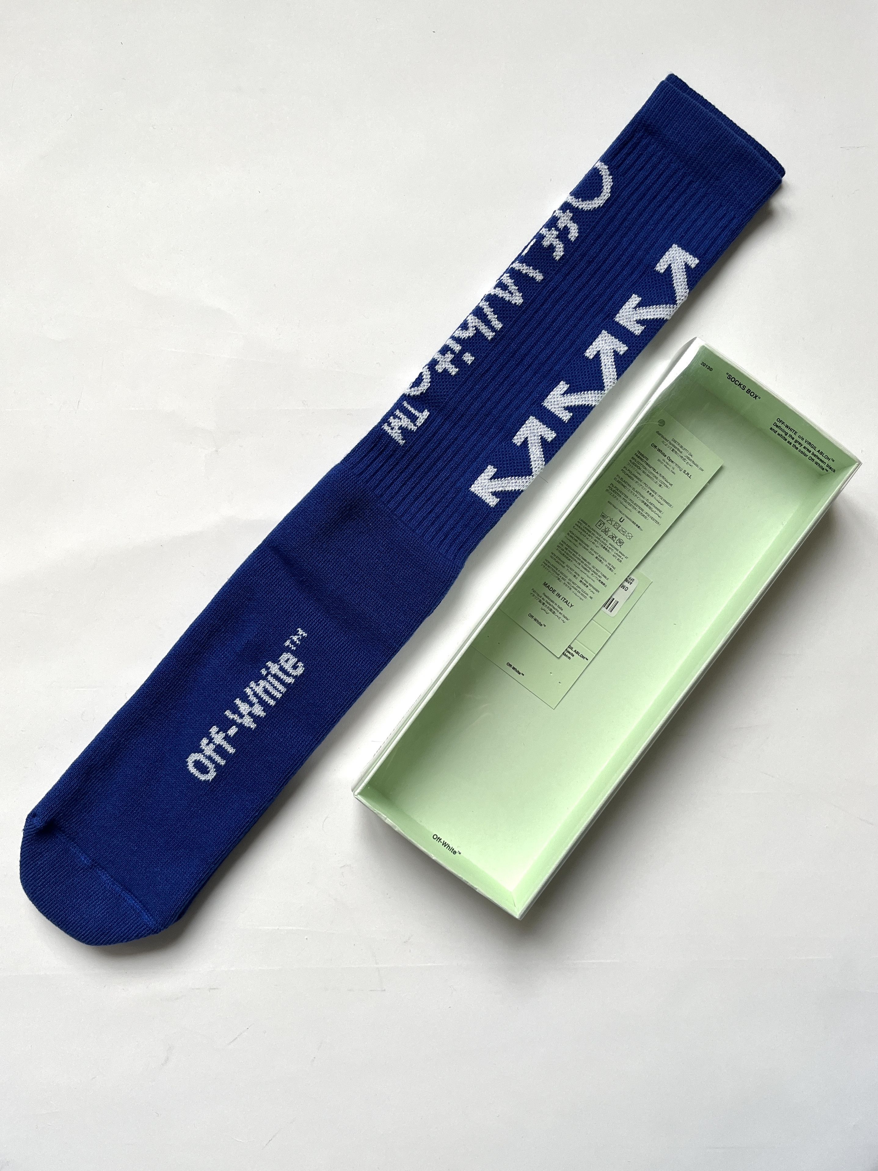 Off-White × Virgil Abloh ⚡️QUICK SALE⚡️2019 Off-White Virgil Abloh Blue Arrow Socks Size ONE SIZE - 2 Thumbnail