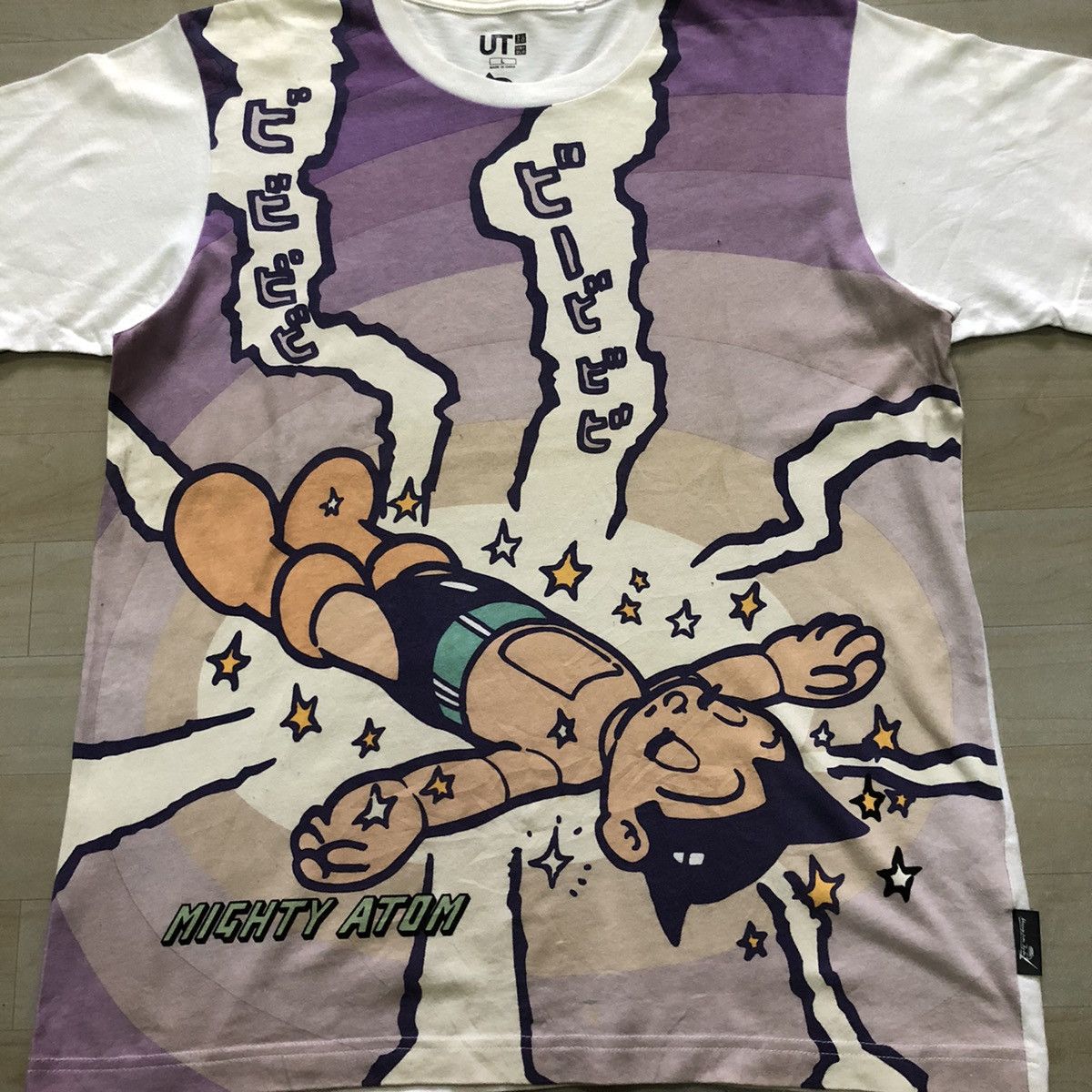 Uniqlo Uniqlo Astro Boy Mighty Atom TShirt Size US L / EU 52-54 / 3 - 2 Thumbnail