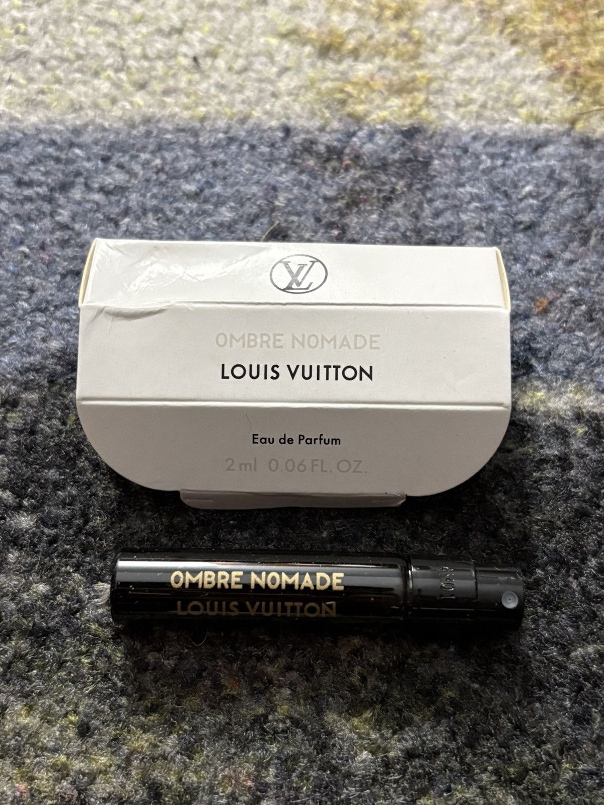 Louis Vuitton Louis Vuitton 2mL Sampler Fragrance Bottle Ombre Nomad Size ONE SIZE - 1 Thumbnail