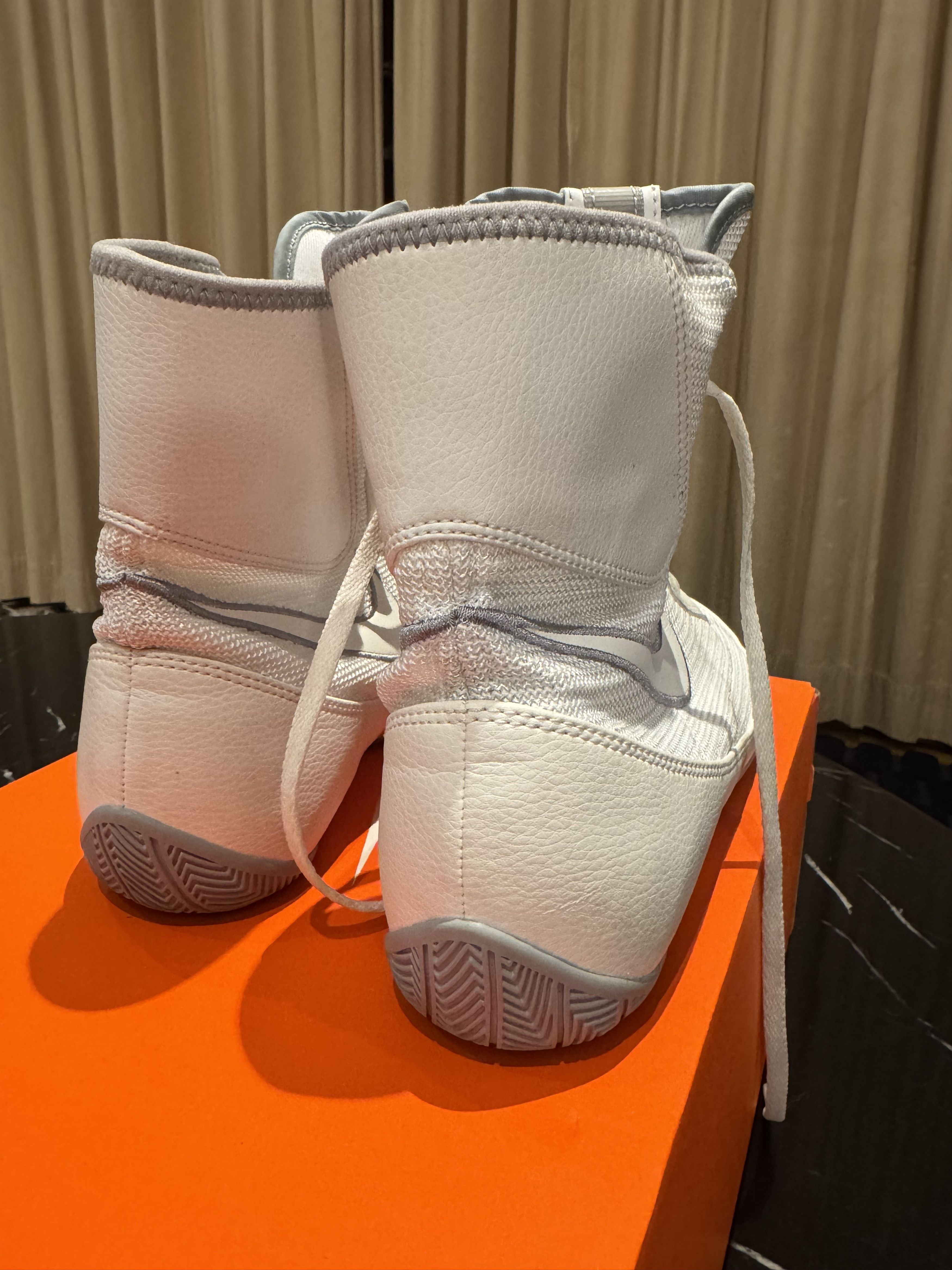 Nike NIKE MACHOMAI Size US 7 / EU 40 - 3 Thumbnail