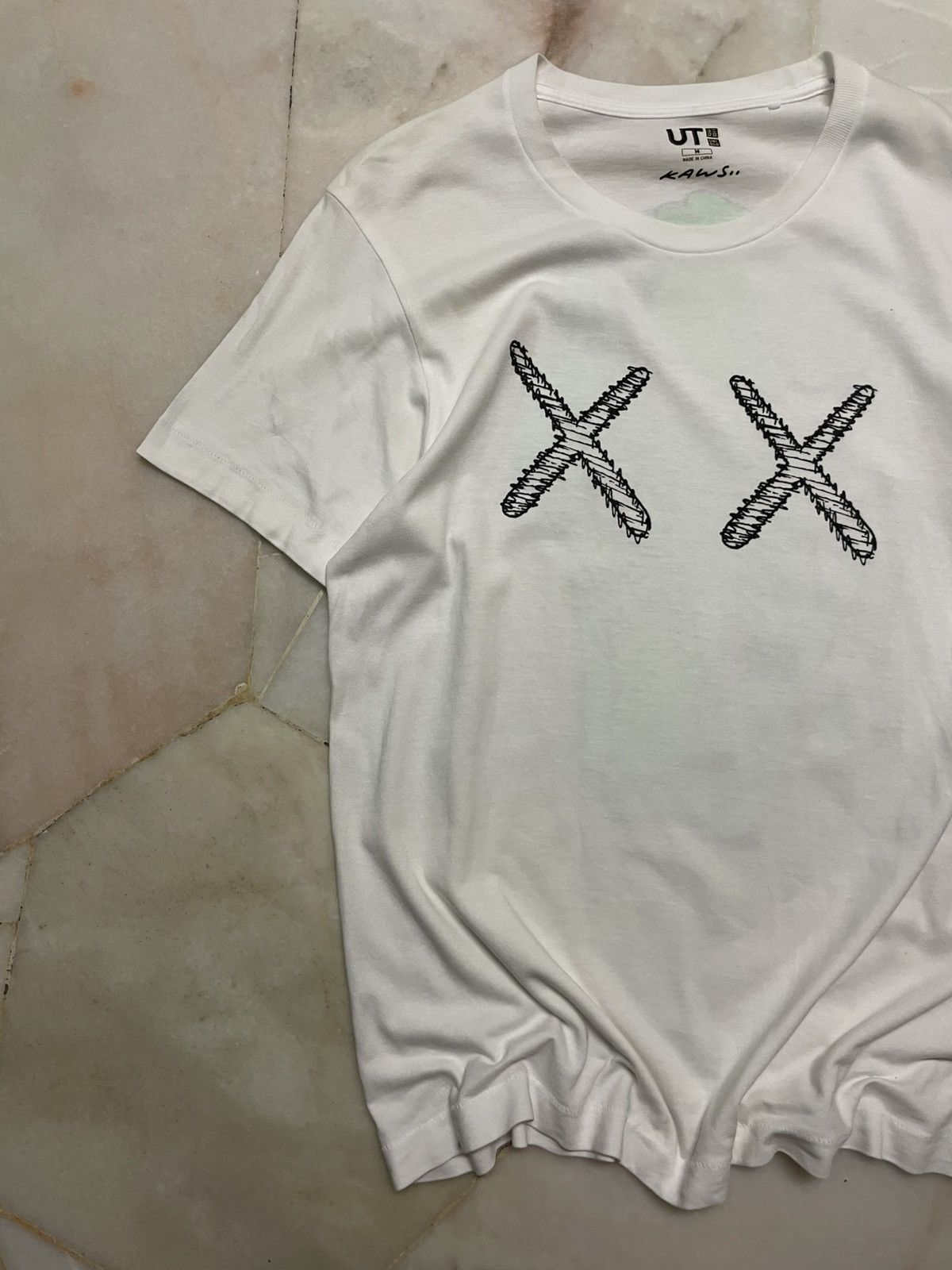 Kaws 💥Rare💥Uniqlo Kaws Rare Backhit Print Sick Bones Mega Print Size US M / EU 48-50 / 2 - 11 Thumbnail