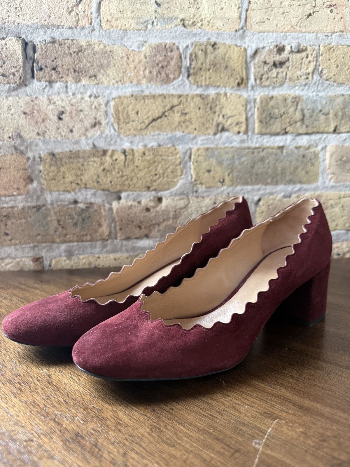 Chloe Lauren Scalloped Pumps Burgundy- Worn Twice! Size US 8.5 / IT 38.5 - 4 Thumbnail
