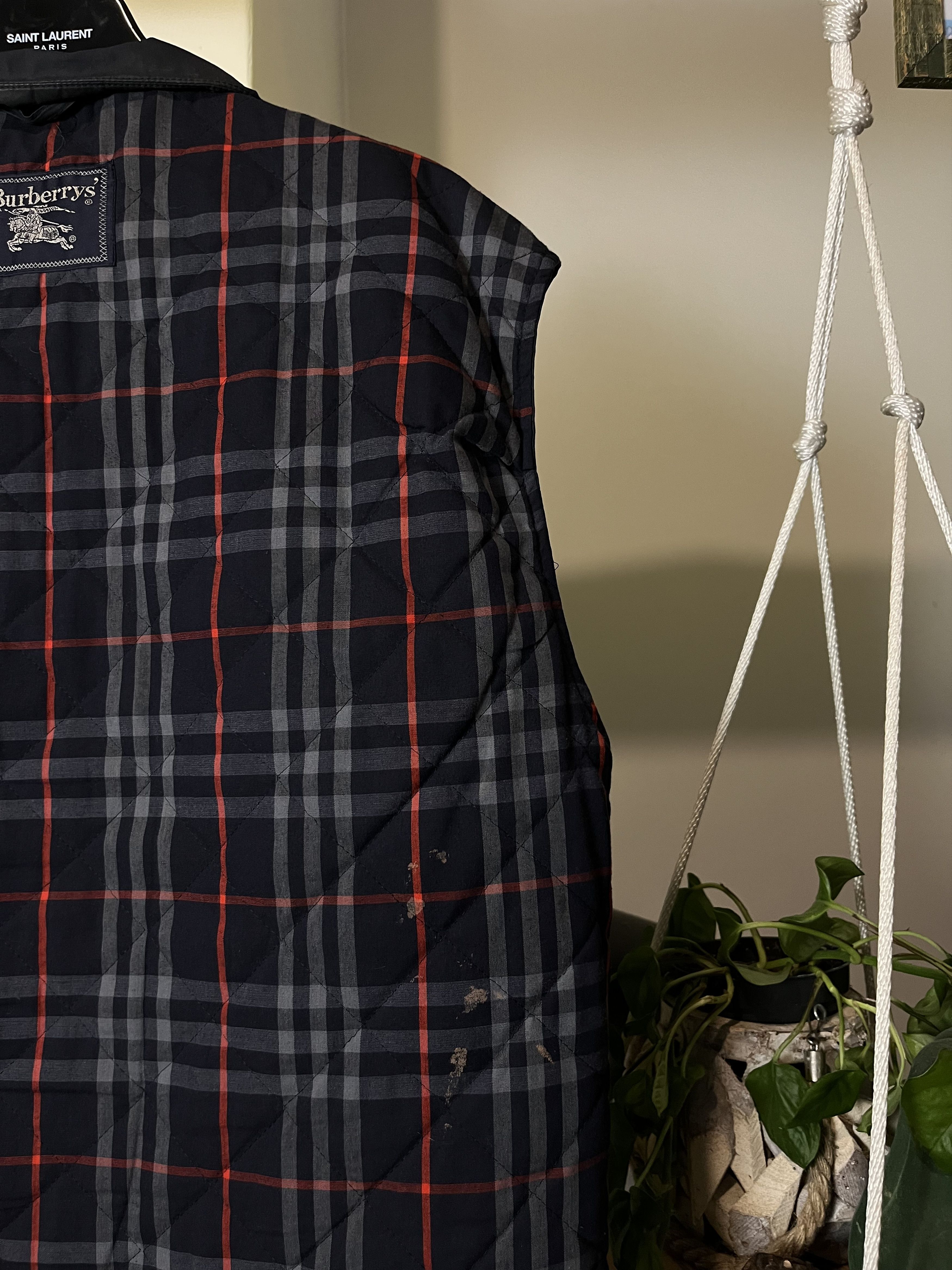 Burberry × Vintage Vintage 90s Burberrys Reversible Vest Jacket Navy Checked Size US L / EU 52-54 / 3 - 10 Thumbnail
